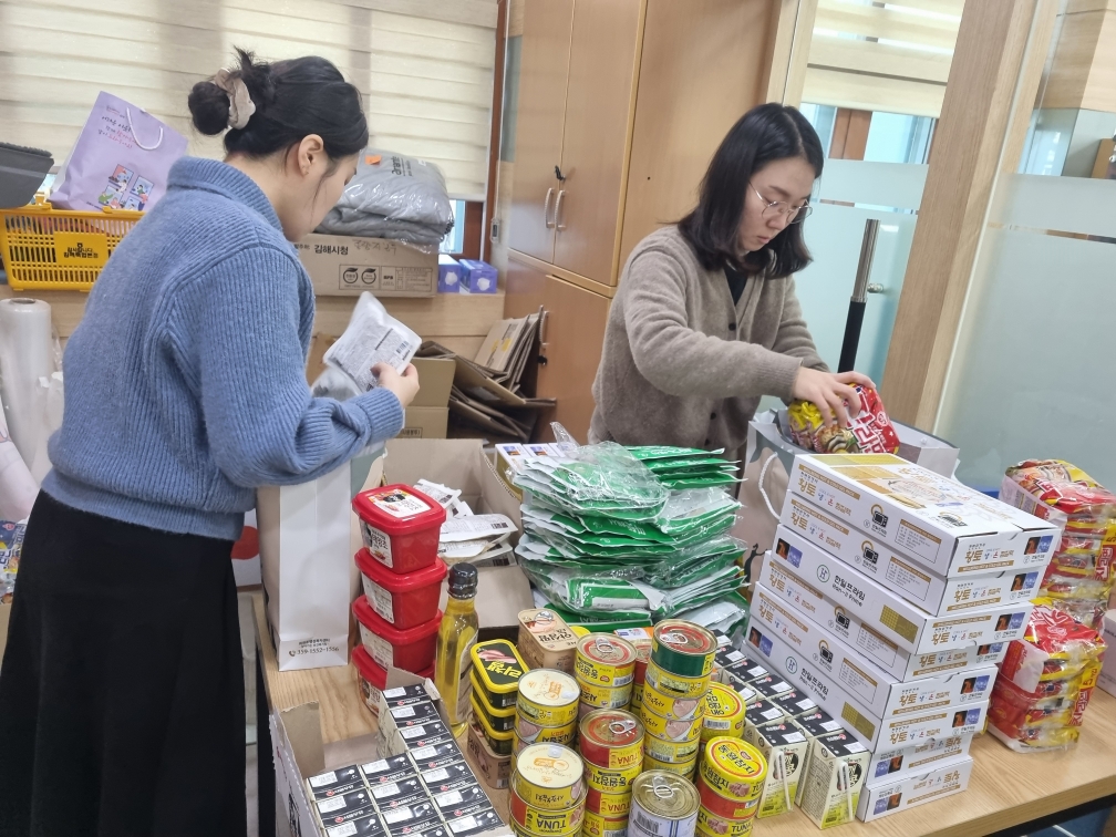 회현동행정복지센터, 한파 취약계층 “방한용품 꾸러미” 지원