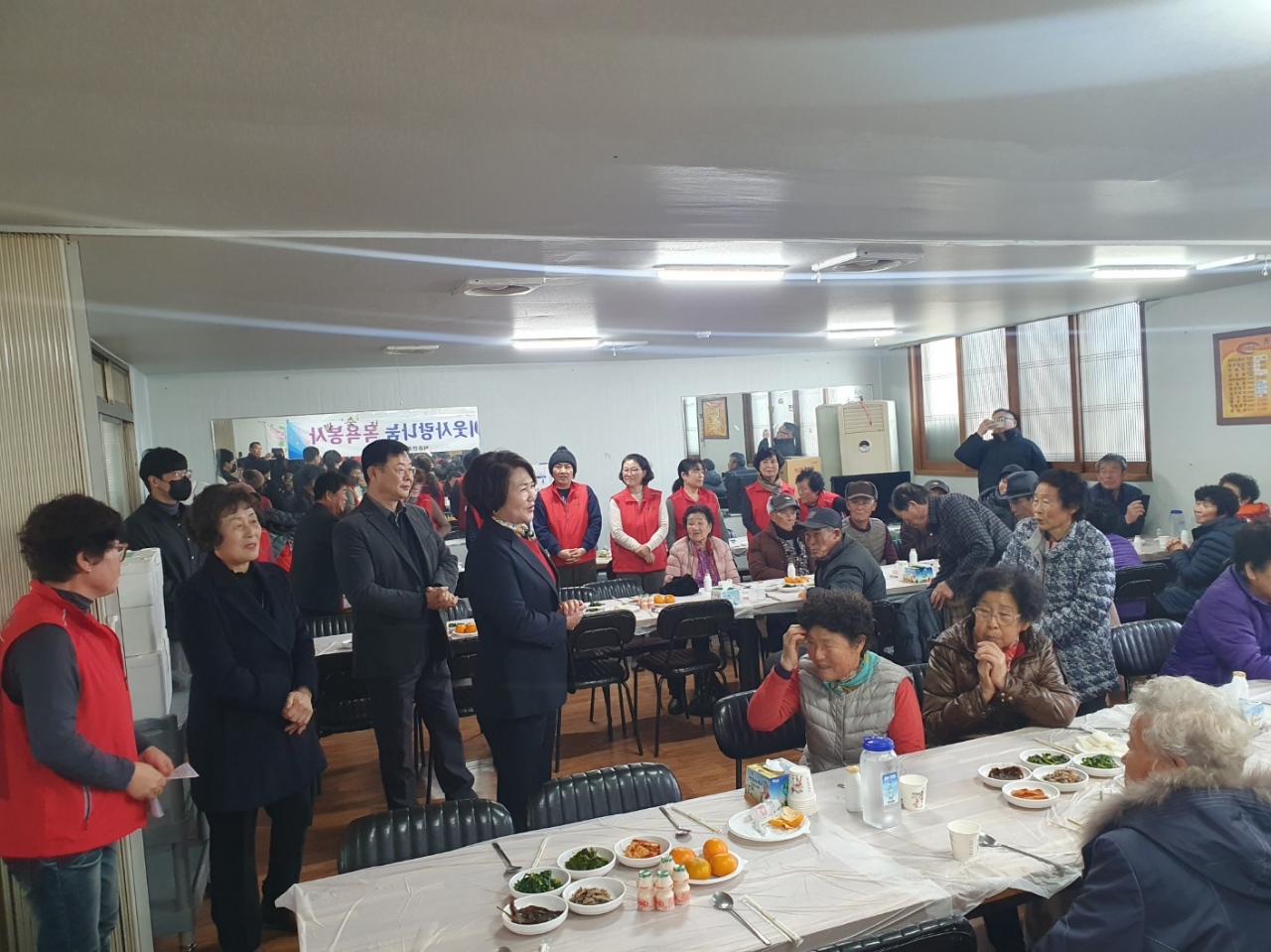 적중면 자원봉사회, 어르신 목욕 봉사로 감동 전해