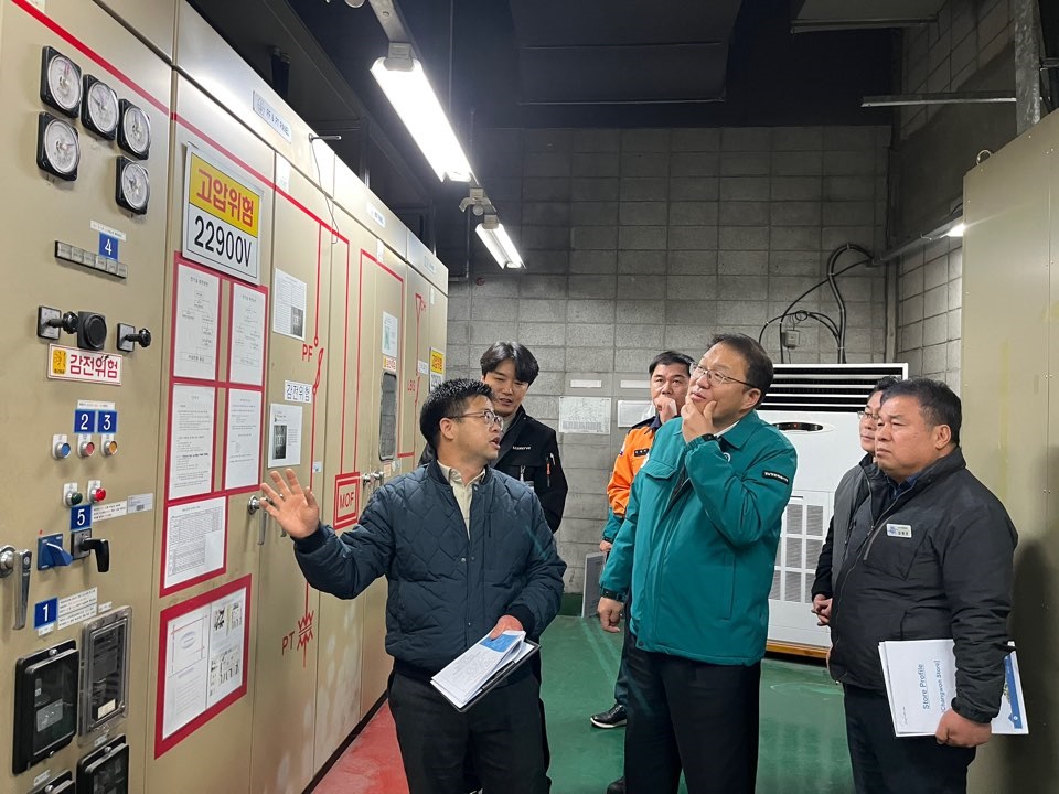 창원특례시, 설 명절 대비 화재예방 안전관리 총력
장금용 제1부시장 다중이용시설 합동점검 나서