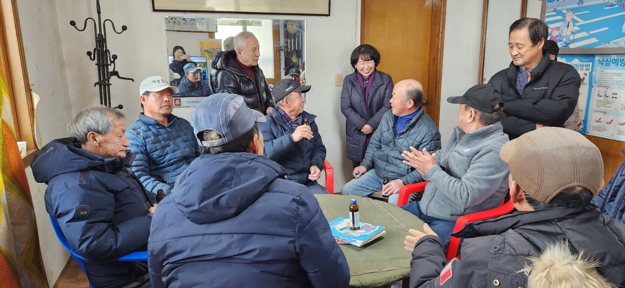 밀양시 청도면, 을사년 새해맞이 경로당 방문
