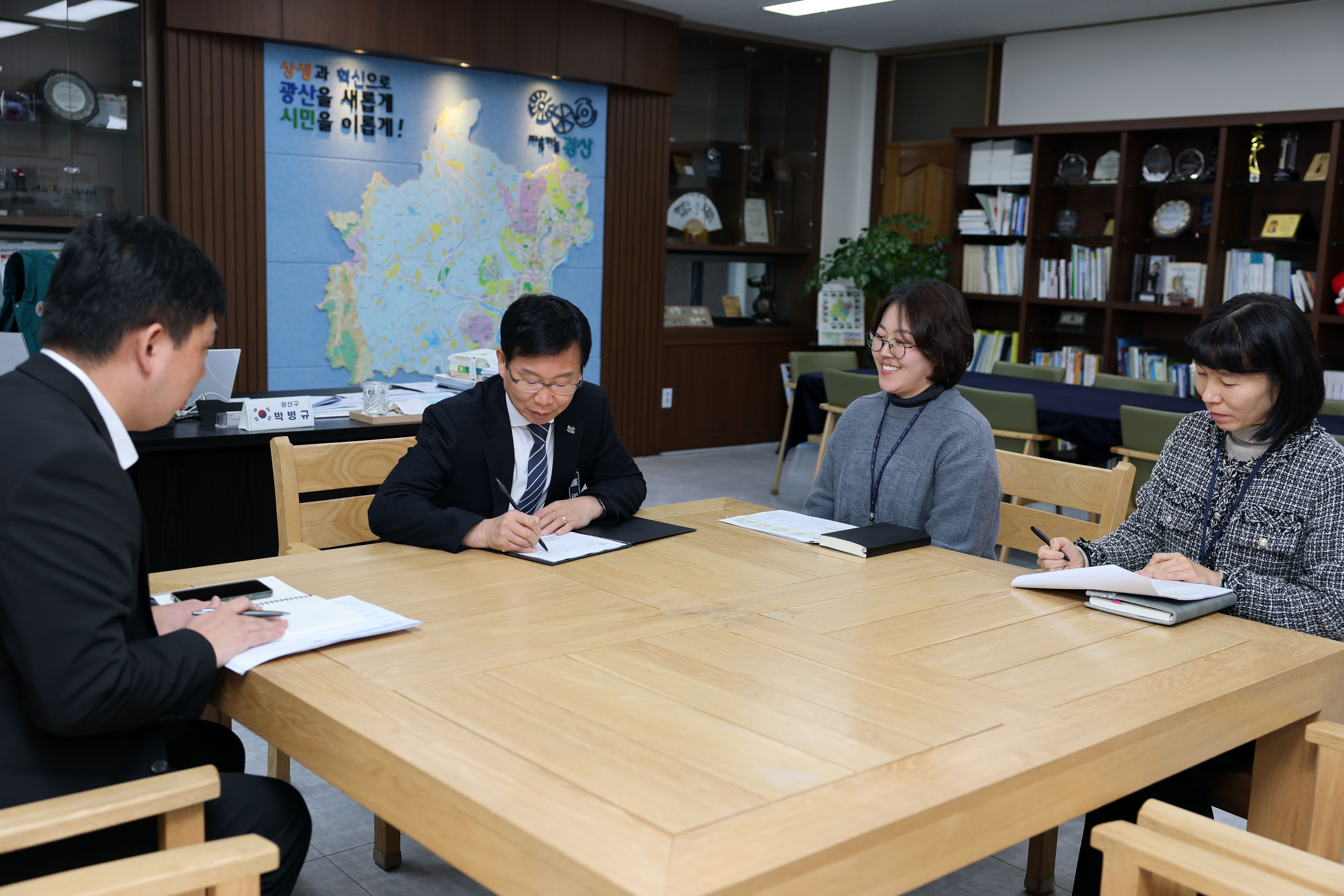 박병규 광산구청장 새해 첫 결재 ‘지속가능 일자리’