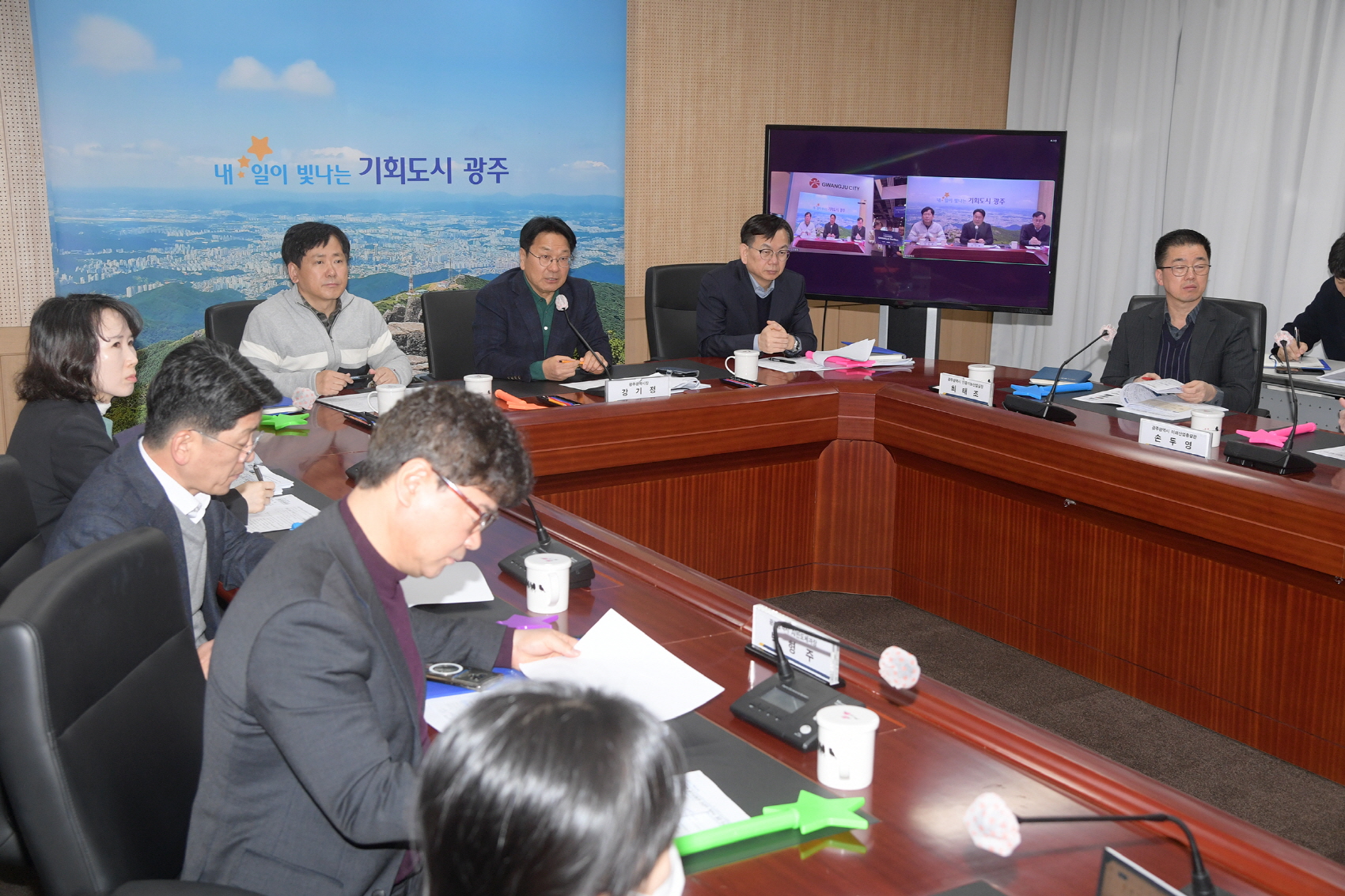 ‘CES 2025’ 광주공동관 개관…강기정 시장, 온라인 참석
“광주 미래 AI‧모빌리티‧RE100 세계 흐름에 부합…CES서 확인”