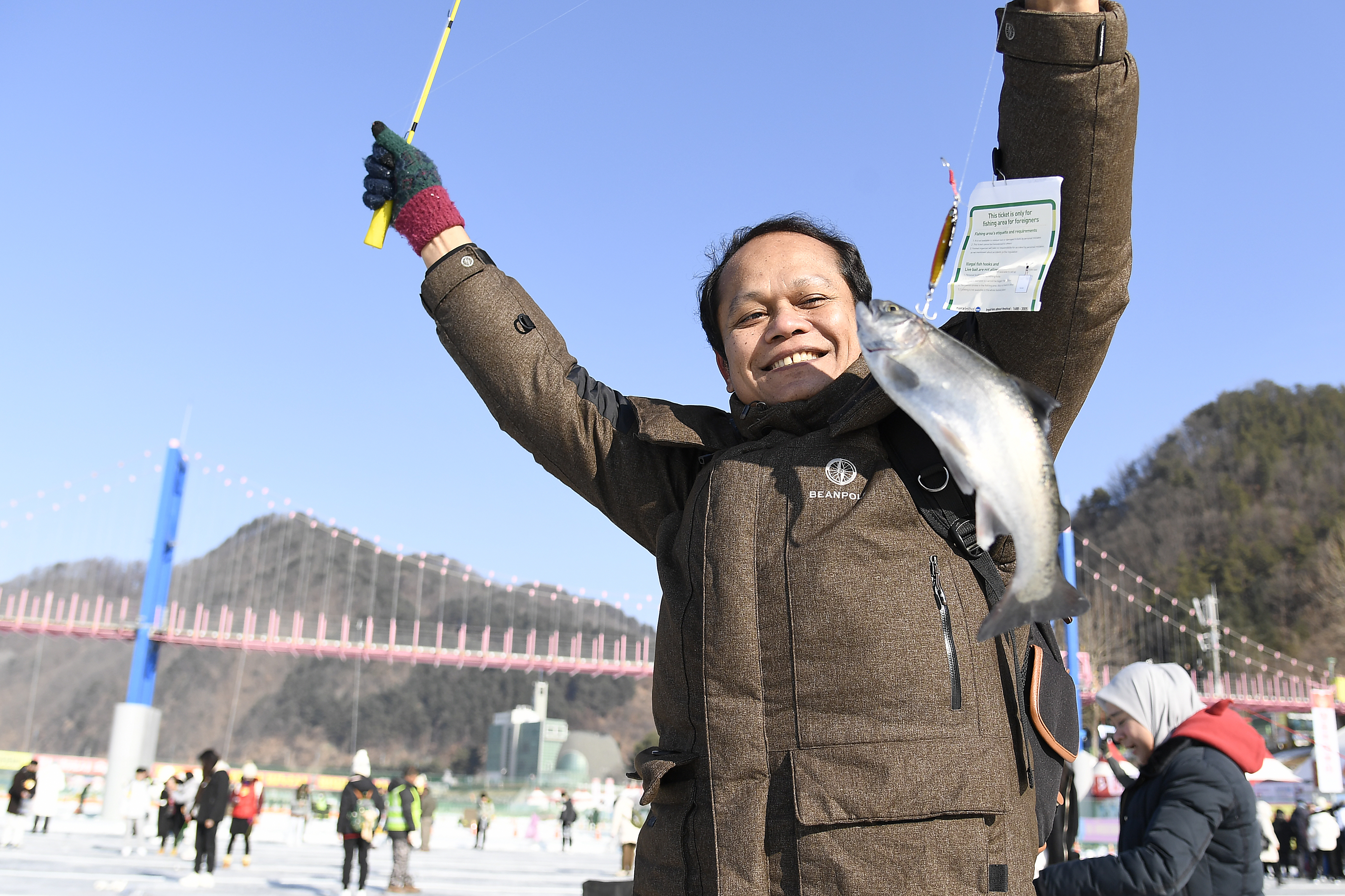 흥행기록 새로 쓴 화천산천어축제, 23일 간 역대 최다 186만명 방문