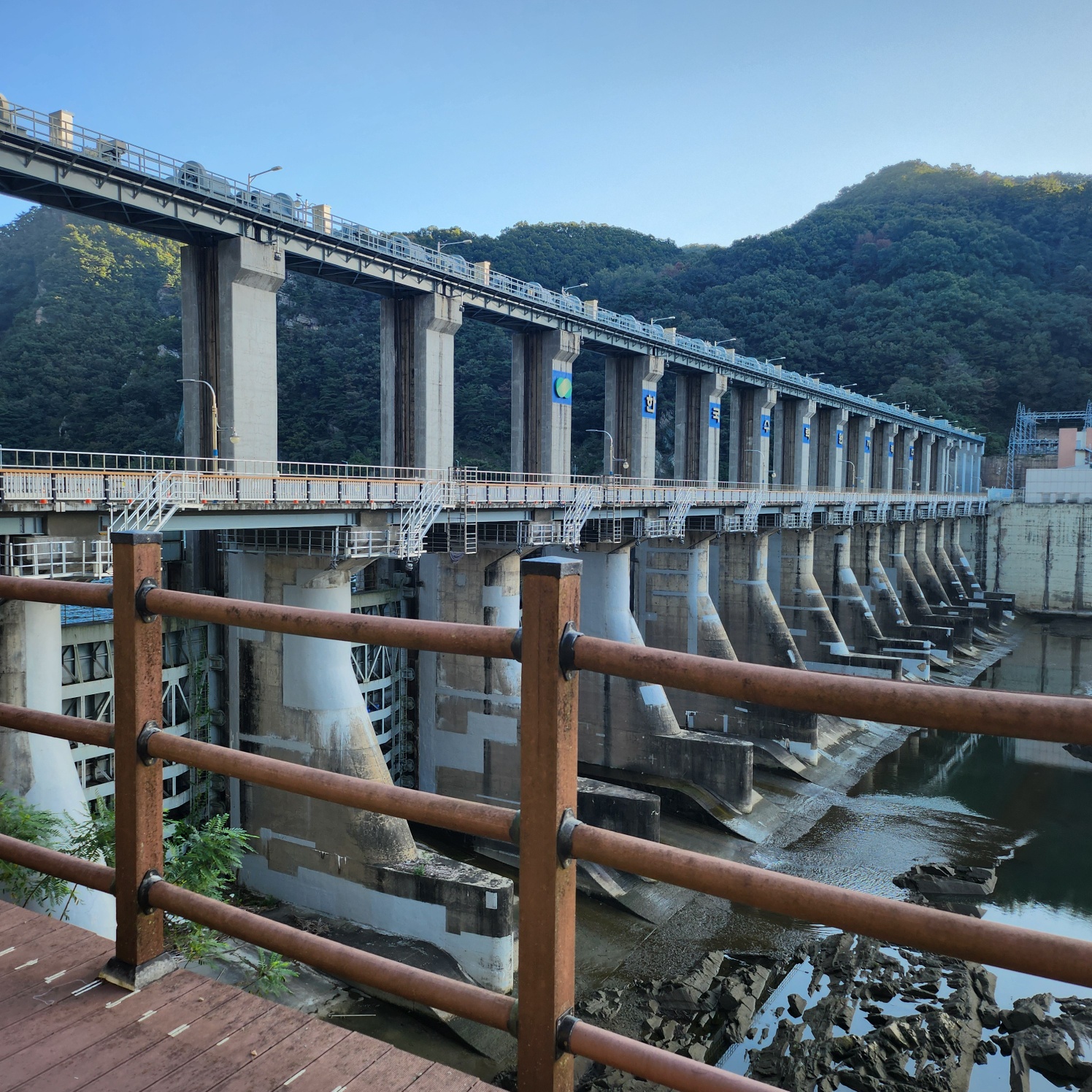 춘천 의암댐 관리교, 지난해 자전거 2만여 대 이용…3월 통행 재개