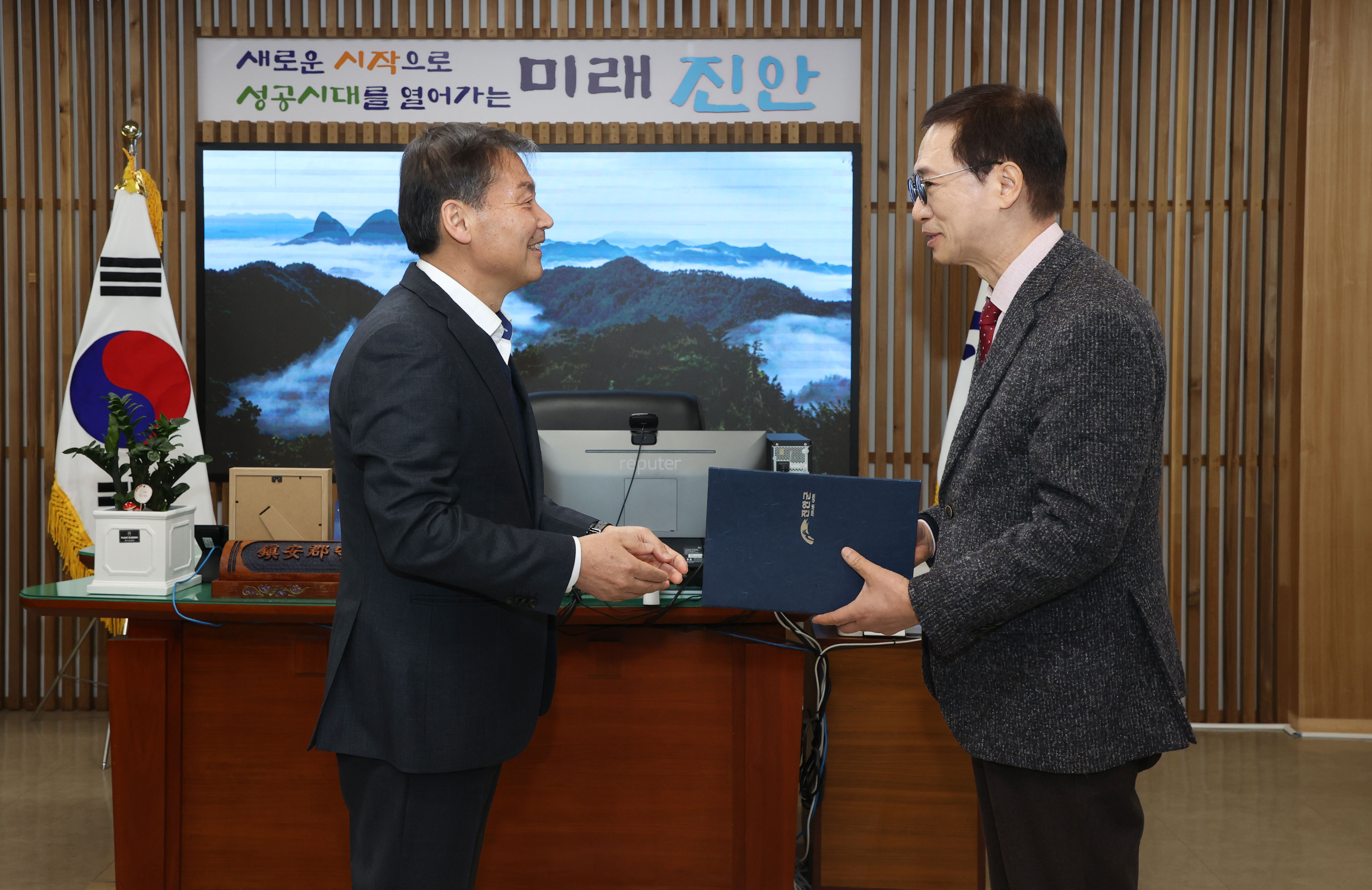 진안군, 제5대 진안군의료원장에 조백환 재임명