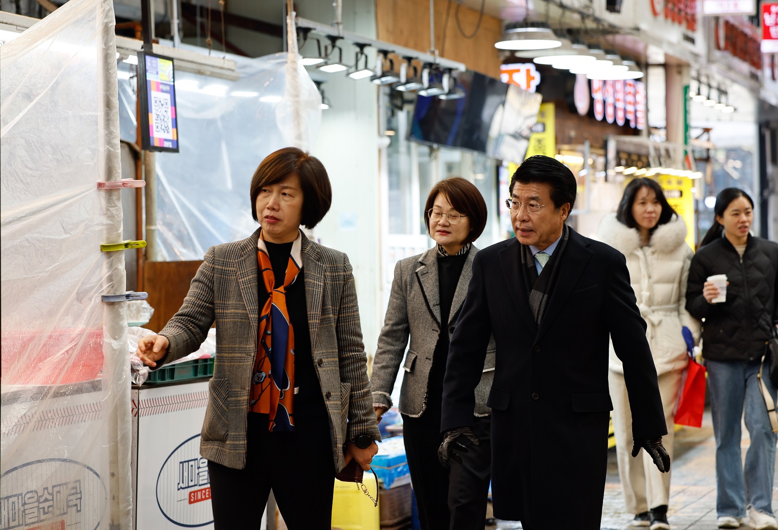 서강석 송파구청장, 전통시장 상인들과 점심 먹으며 소통 간담회…민생 현장 살펴