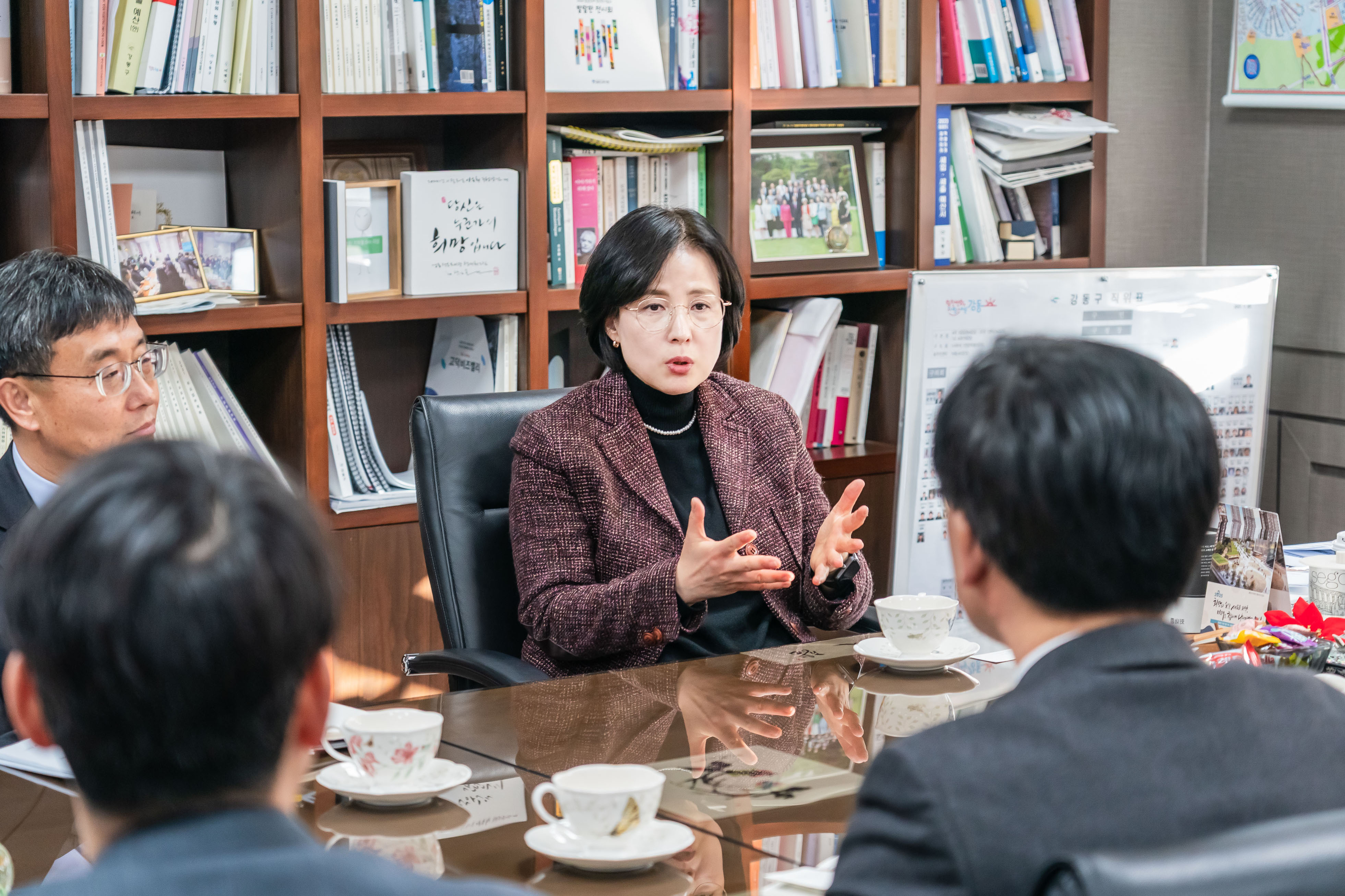 이수희 강동구청장, 한국마사회 만나 강동지사 이전 논의
