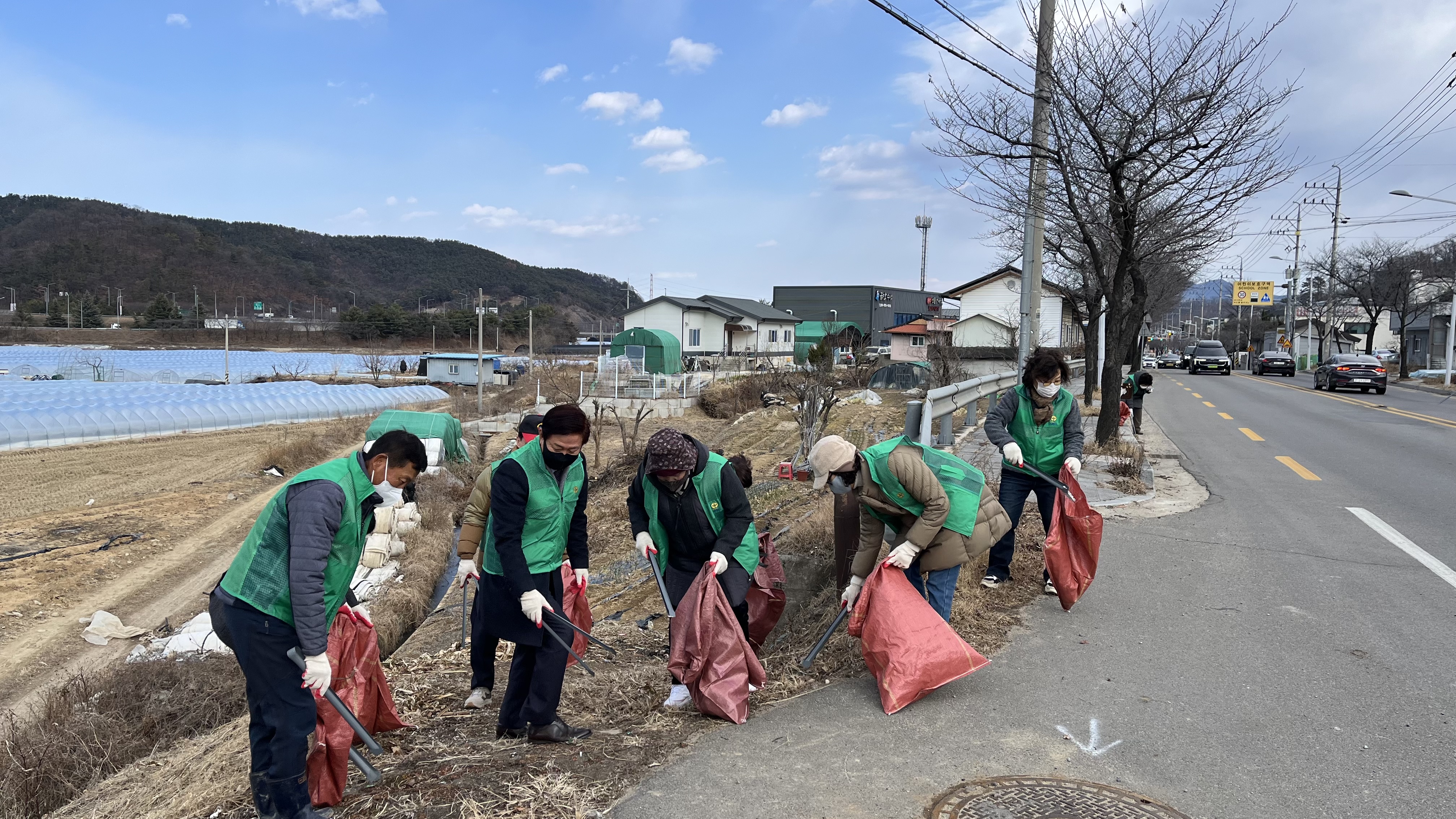 성산면 새마을남녀지도자회, 봄맞이 환경정화 활동 실시