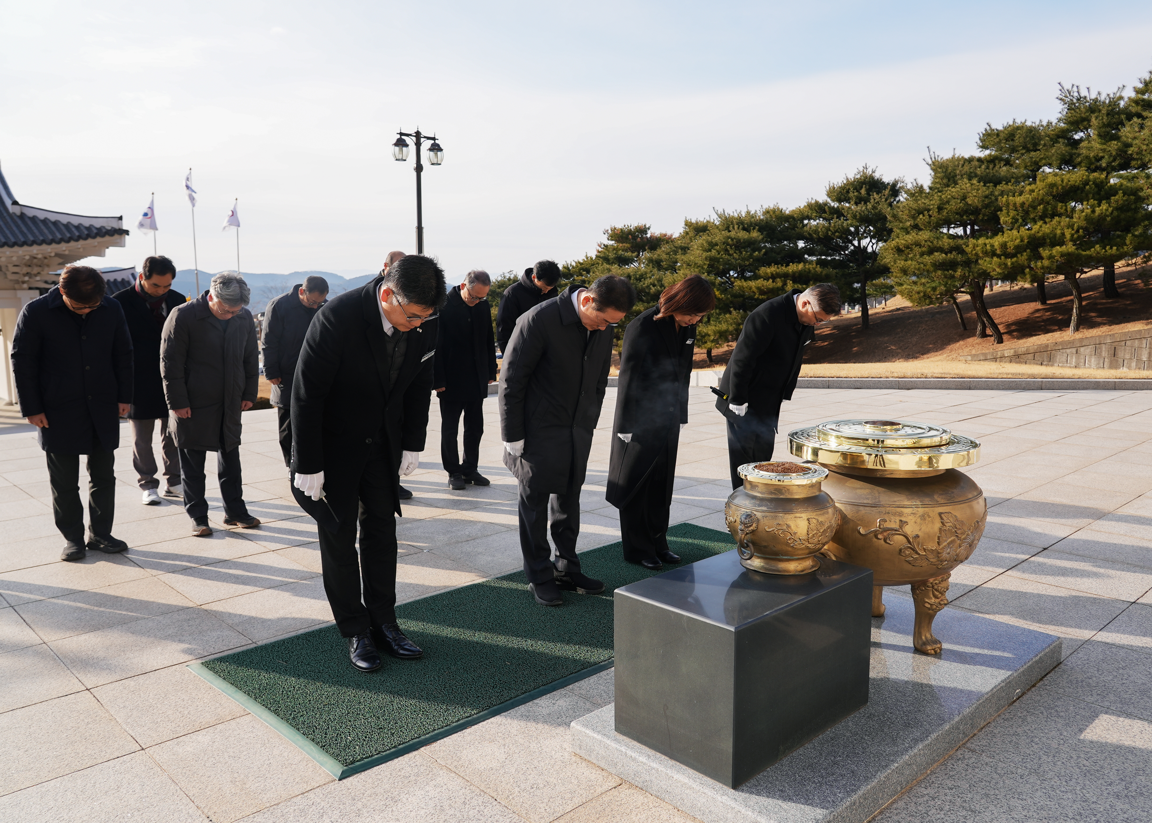 영천시, 대구 군부대 영천 유치 기원 호국영령 참배