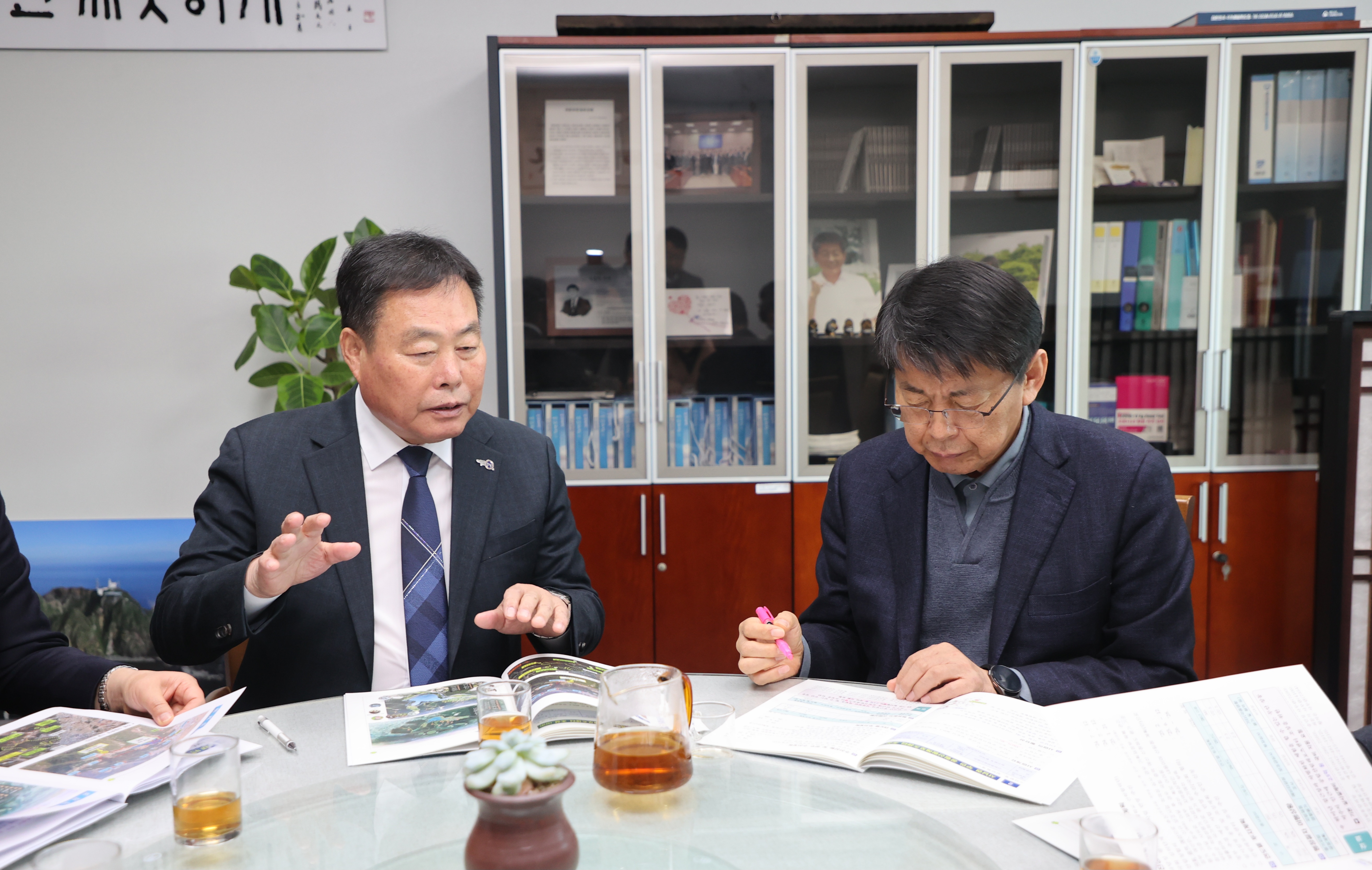 김산 무안군수, 국회 찾아 현안 사업 건의…국비 확보‘총력’