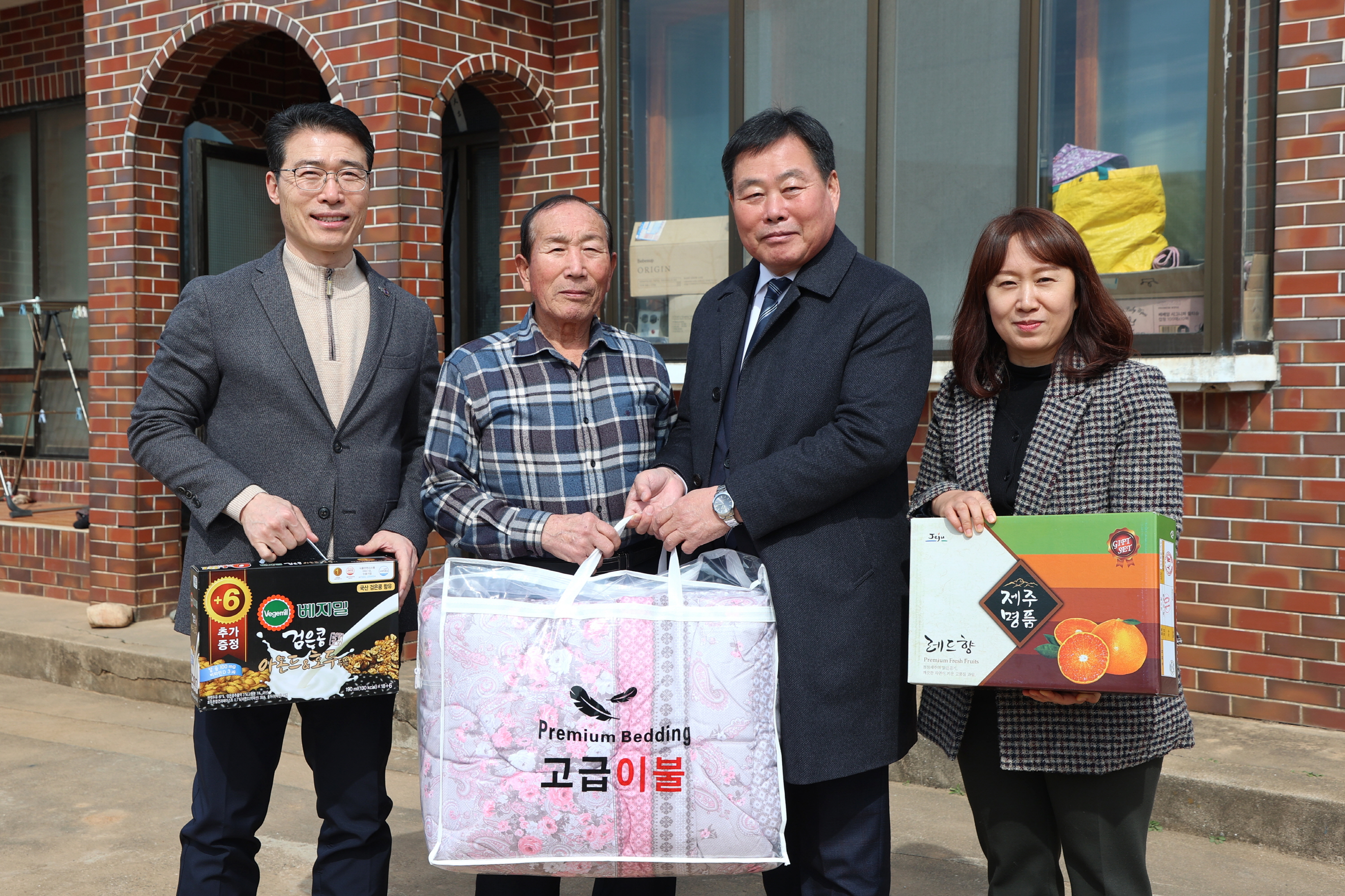 무안군, 제106주년 3.1절 맞아 애국지사 유족 위문