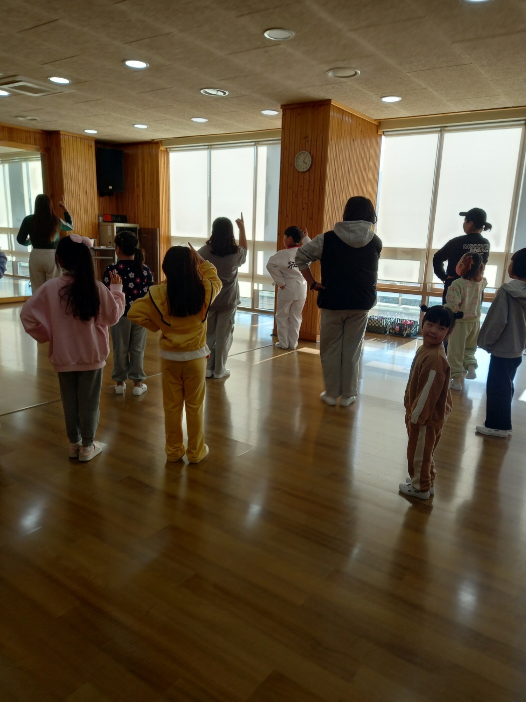 밀양시 드림스타트, KPOP 댄스로 스트레스 날리다