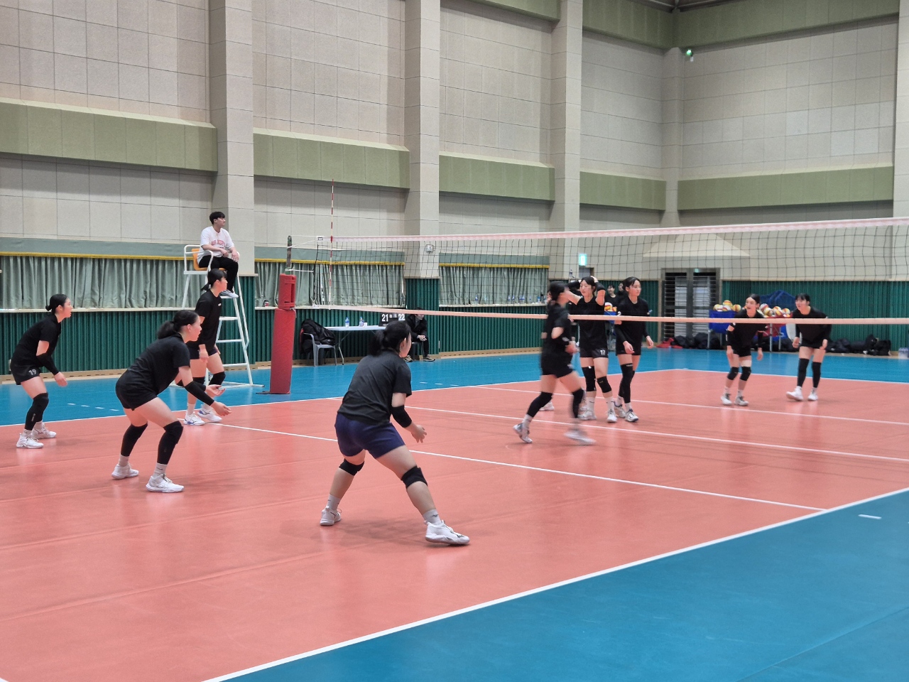 하동군 부군수, 고·실업부 배구팀 전지훈련장 찾아 격려