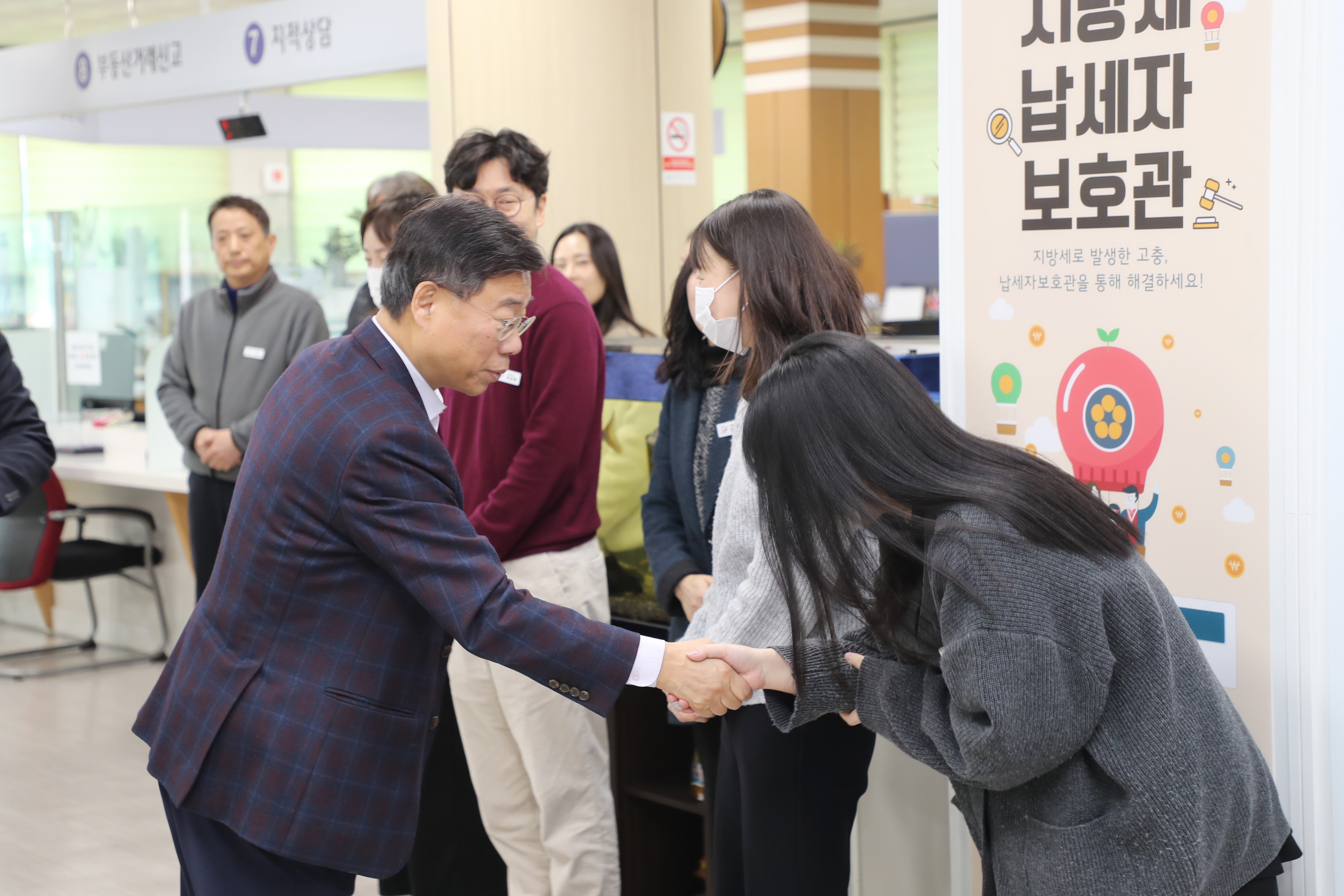 신상진 성남시장, 중원구청 연두 방문 “구ㆍ동 직원들과 소통하며 시민 중심의 발 빠른 행정 당부”