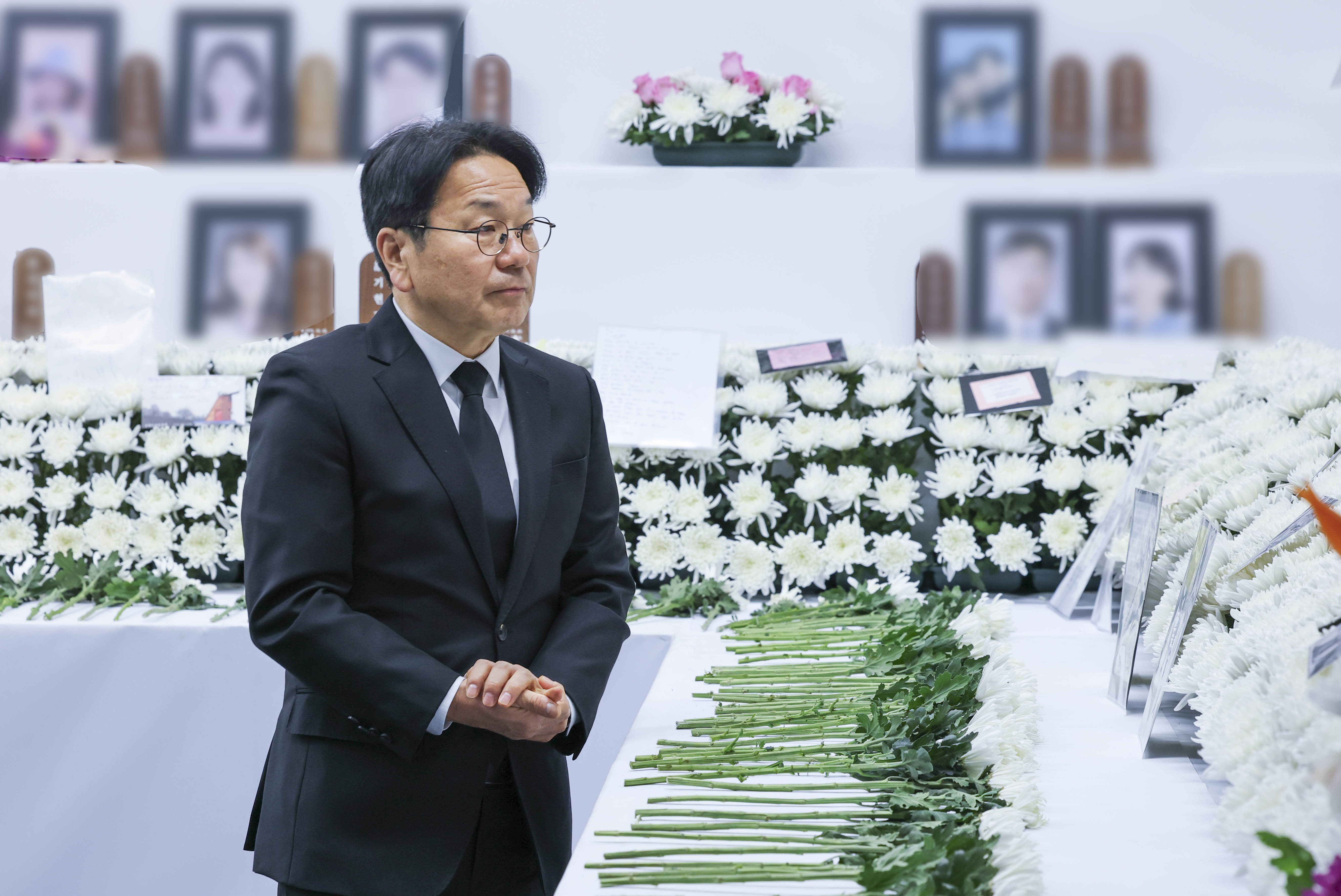 강기정 시장, 제주항공 참사 합동위령제 참석 “뒤돌지 말고 좋은 곳에서 새봄을 맞이해 달라”
