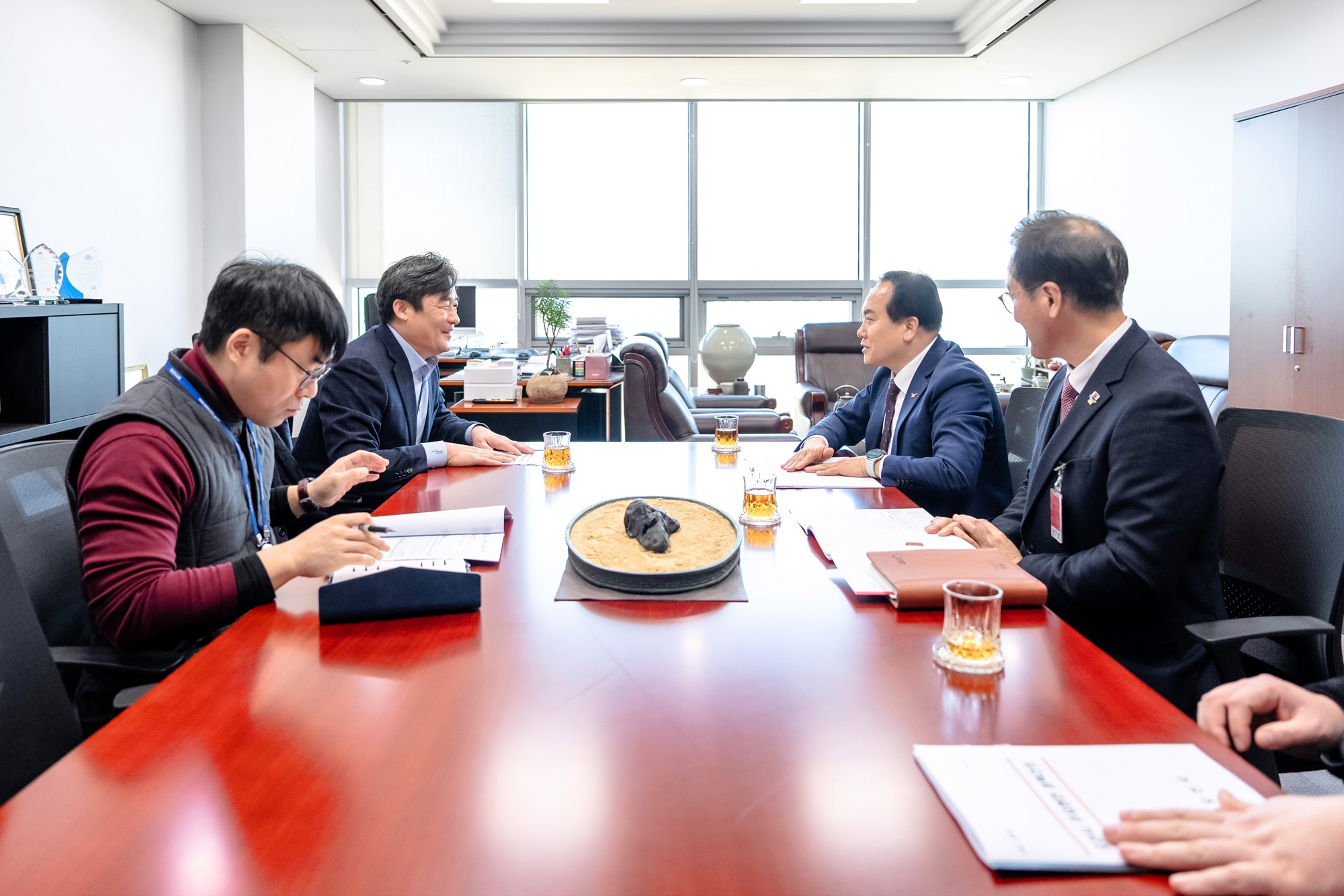 이권재 오산시장, 국회 찾아 오산세무지서 신설 협조 건의