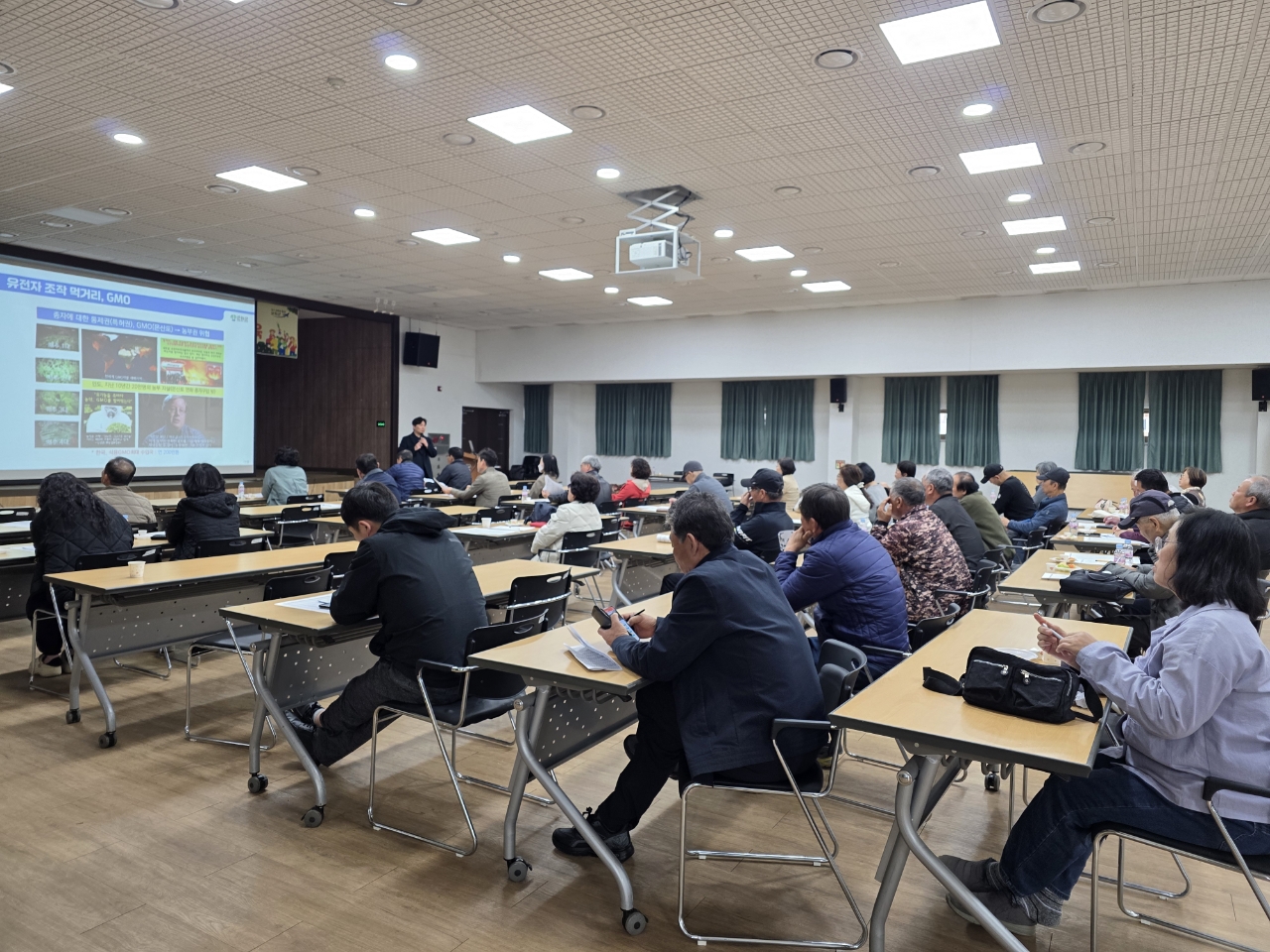 기획생산부터 직매장 출하까지, 군위 로컬푸드 성공전략 공유
2025년 제1기 군위군 로컬푸드 생산자 교육 성황리 개최
