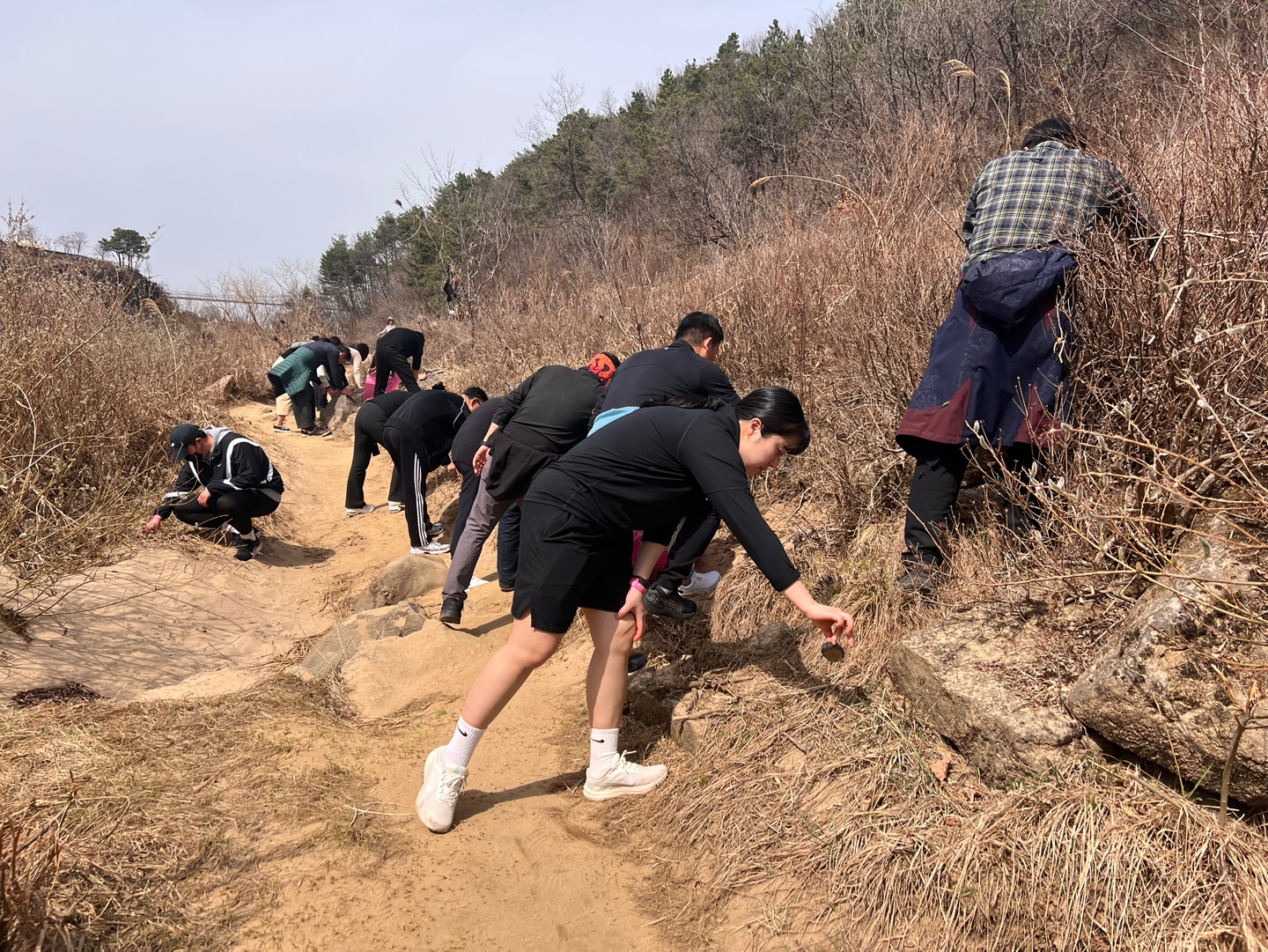 철원군, 협력부대와 봄맞이 환경정화 활동 실시