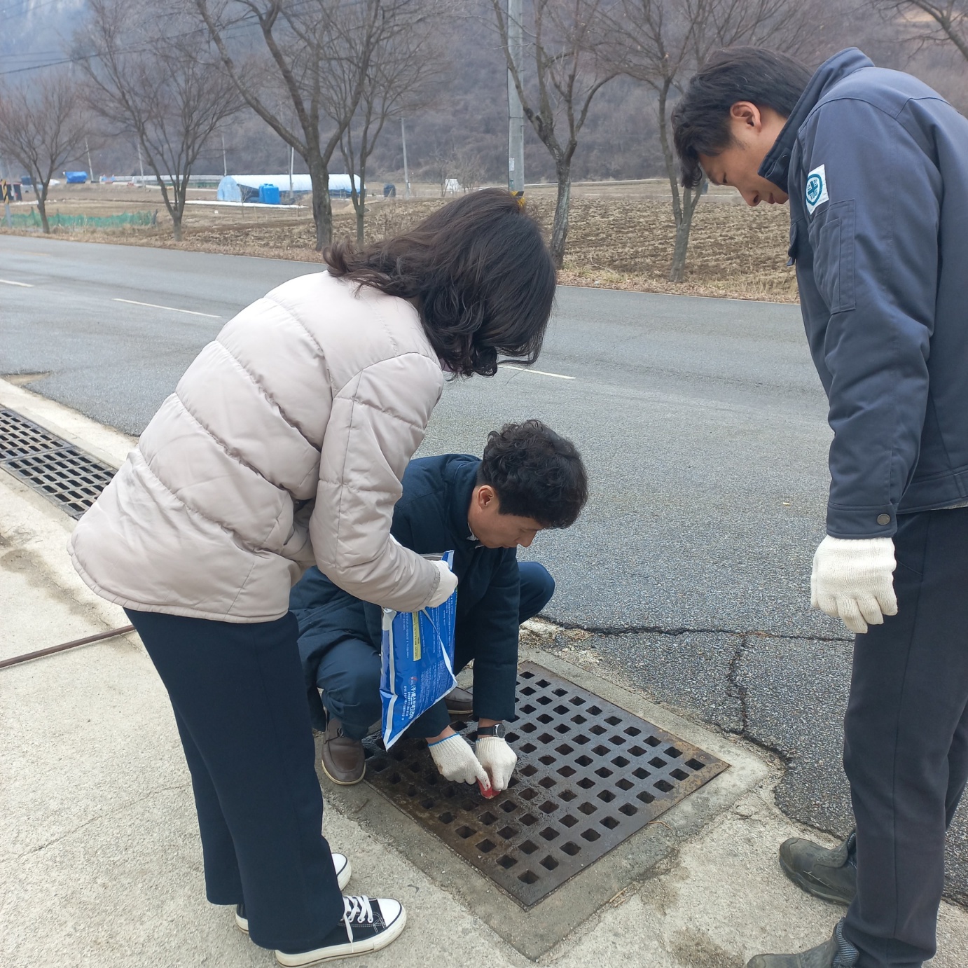 임실군, 해빙기 모기 유충구제 방역 활동 실시