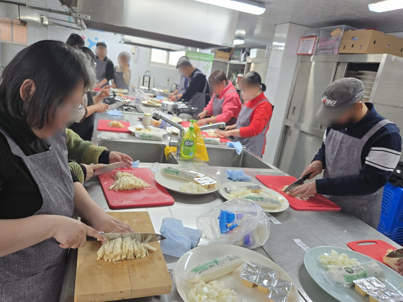 봉화군정신건강복지센터, 중증정신질환자 대상 ‘맛있는 일상’요리 프로그램 눈길