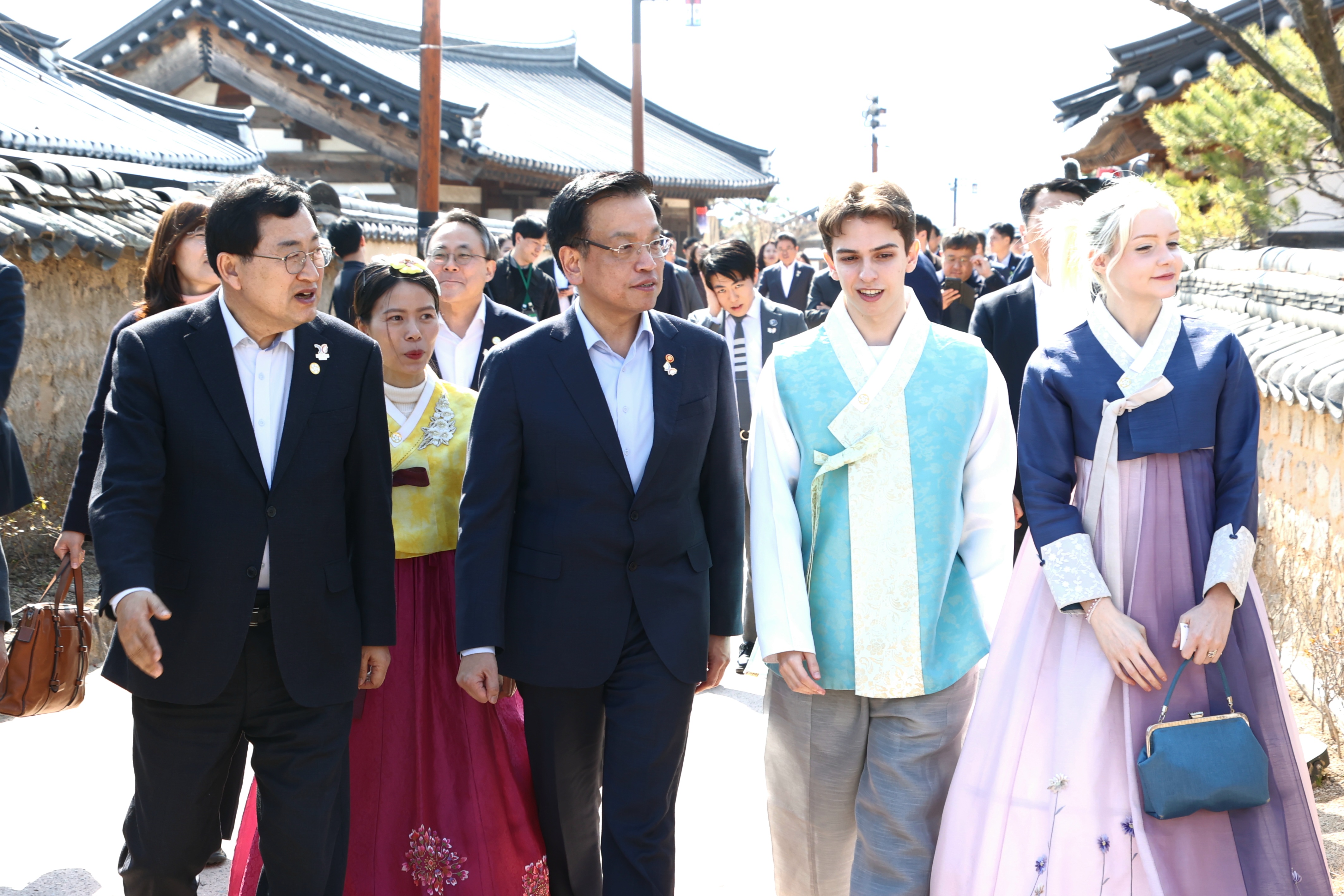 최상목 대통령 권한대행, 경주 찾아 APEC 정상회의 준비 상황 직접 점검