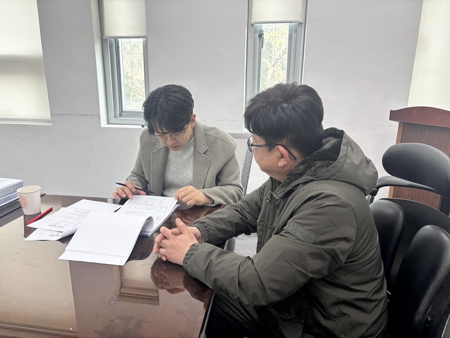 신안군, 종사자 건강관리에 앞장선다