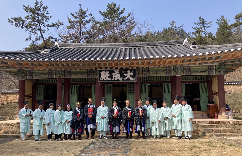 신안 지도향교, 공기 2576년 춘기 석전대제 봉행