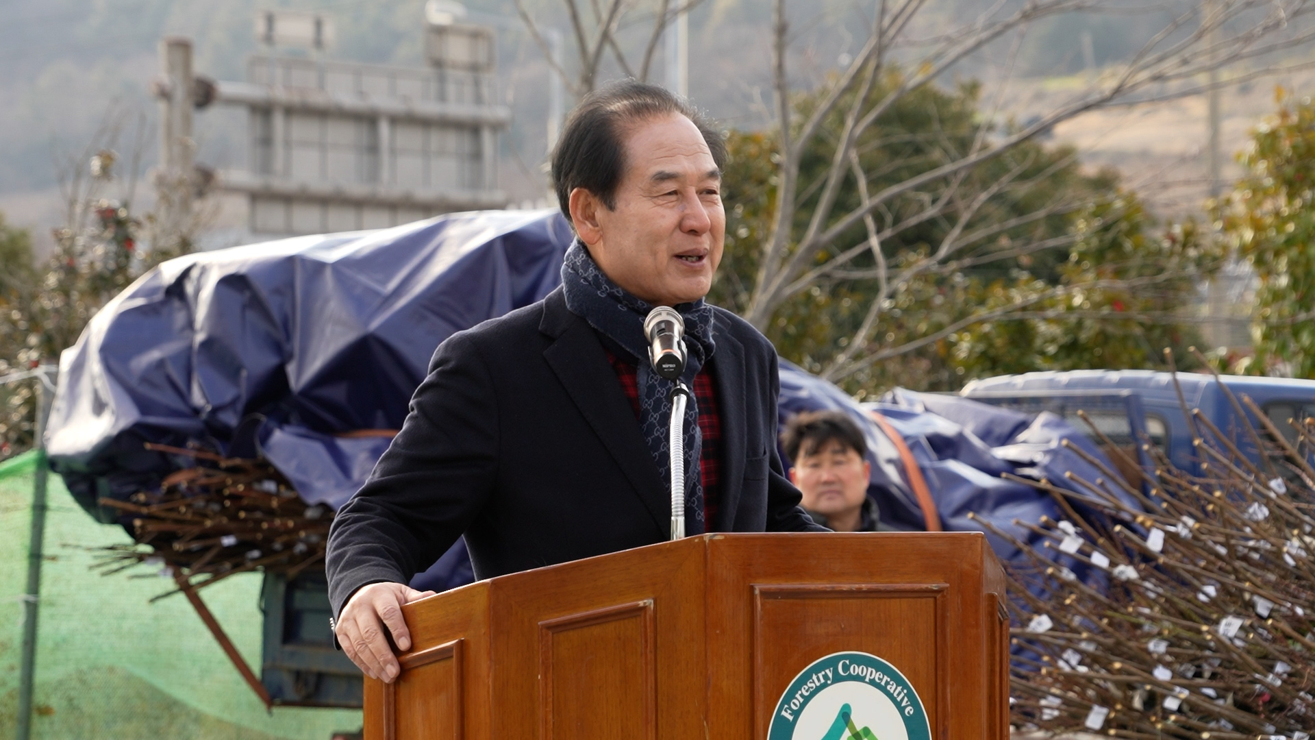 진도군, 나무 나눠주기 행사로 나무 심기 문화 확산
