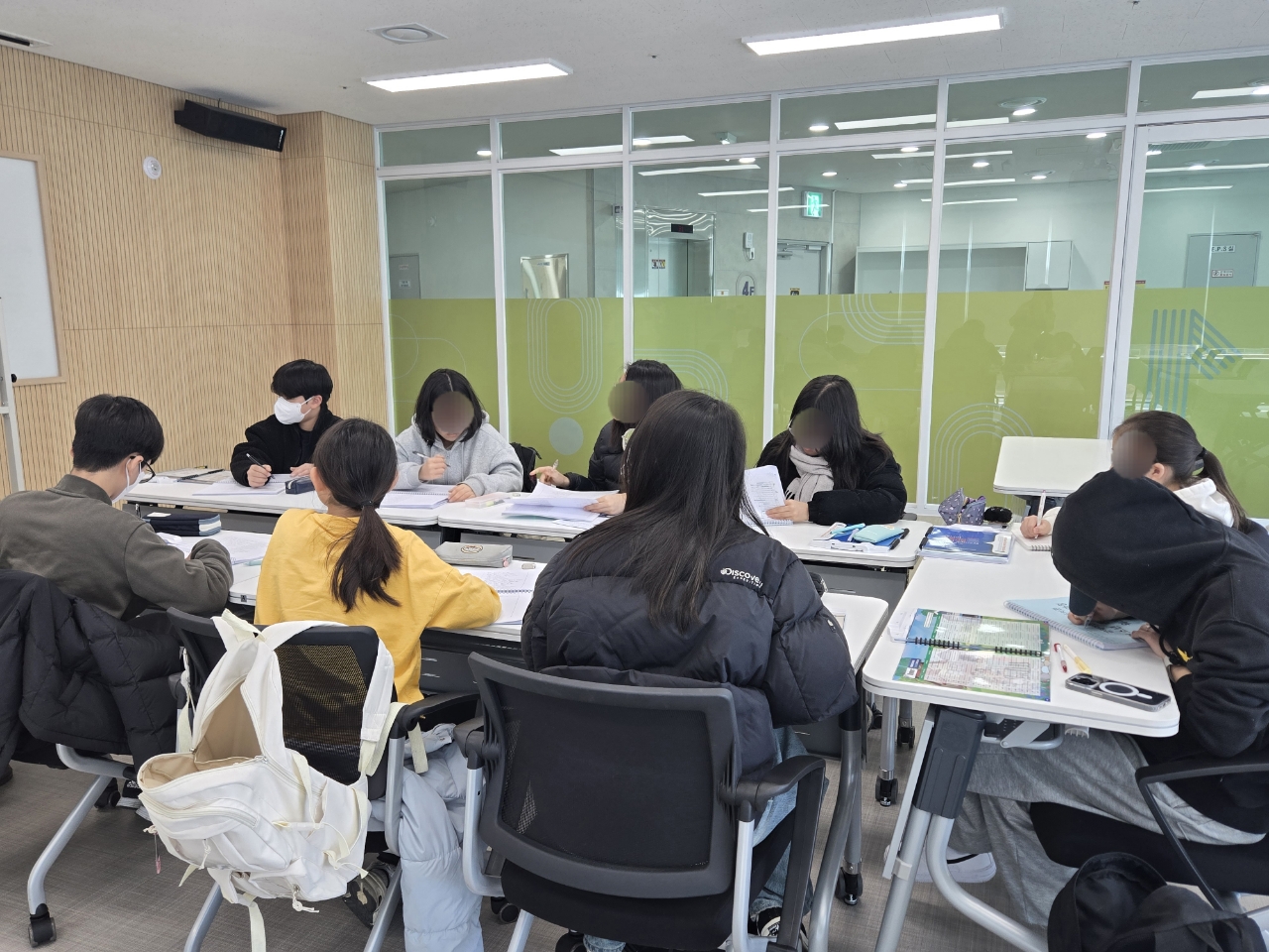 김해어린이영어도서관, ‘청소년 영어 에세이 공모전 대비 프로그램’ 운영