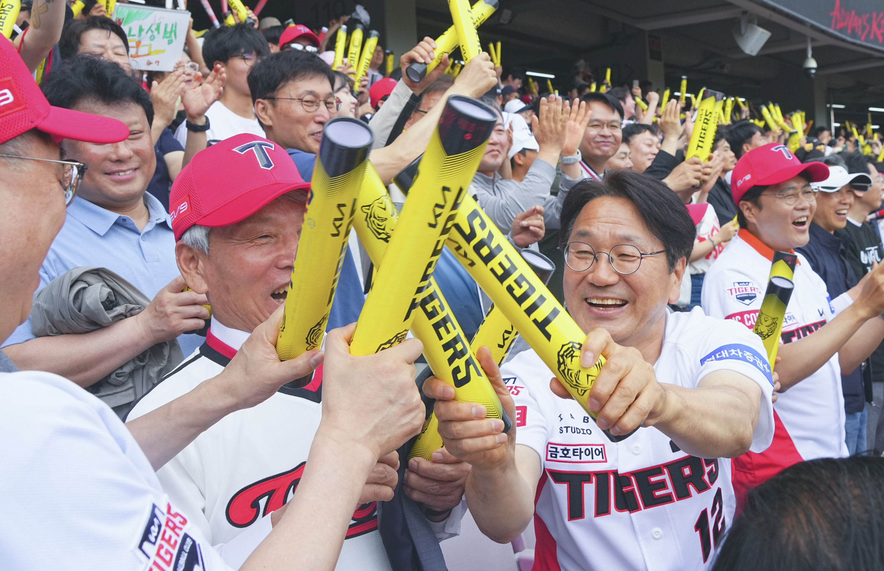 KIA 타이거즈 경기날 경제파급효과 분석해보니… 소비·인구·교통량 폭발적 증가…광주가 들썩