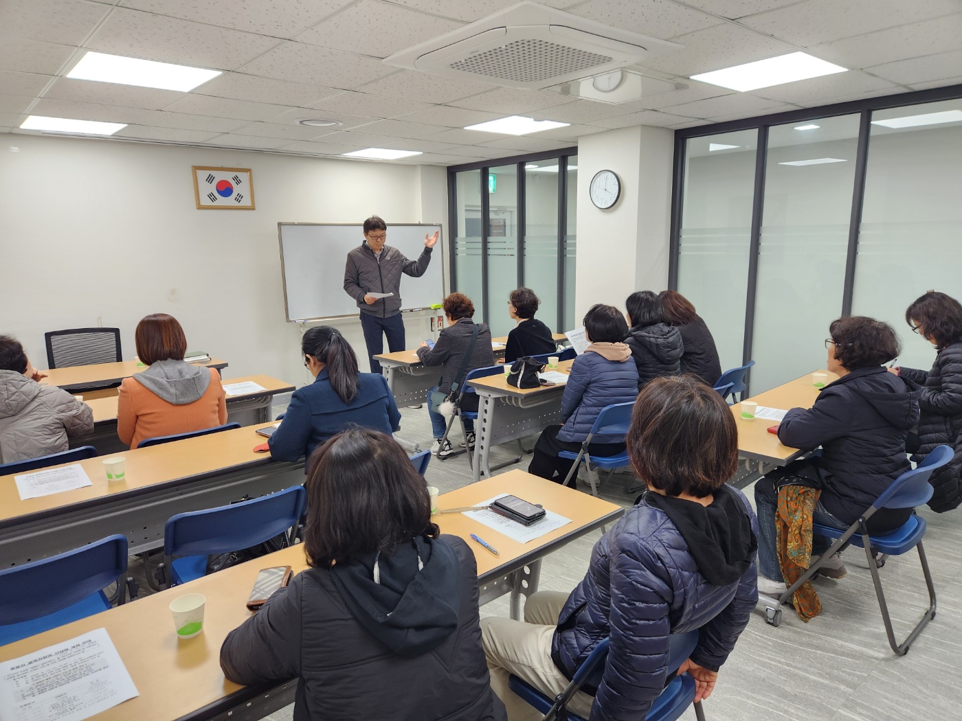 성동구, 야경 명소 응봉산 주차 민원 해결 위해 ‘골목지킴이’ 운영