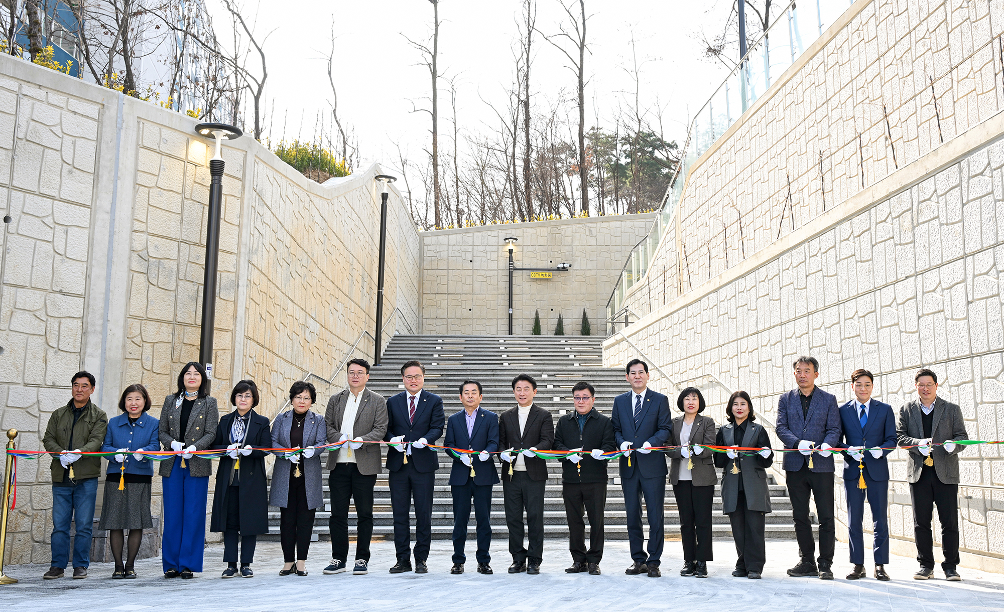 의정부시, 직동근린공원 진입광장 개장!…군사시설 철거 후 시민 품으로 돌아온 녹색 쉼터