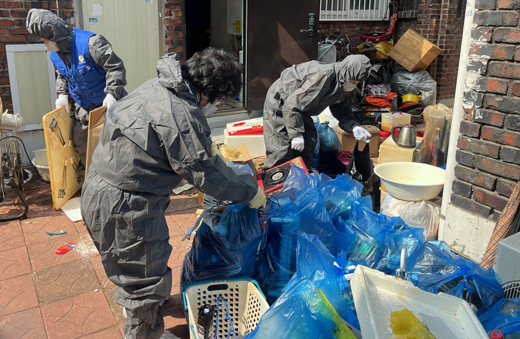 흥선동 바르게살기위원회, 저장강박 가구 주거환경 개선 활동 실시