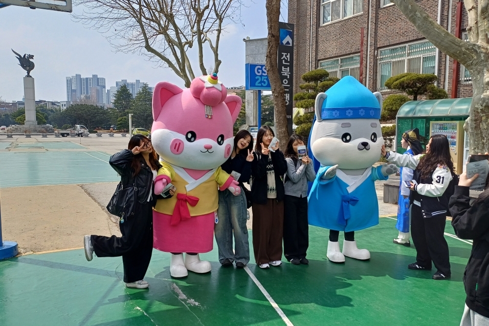 '제95회 춘향제' 전통과 젊음이 어우러지다