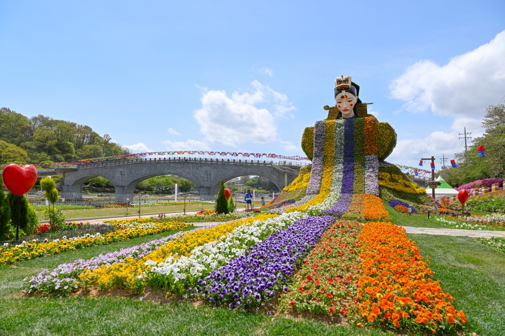 '제95회 춘향제' 꽃 경관 조성 마무리 총력, 성공적인 축제 연출에 만전