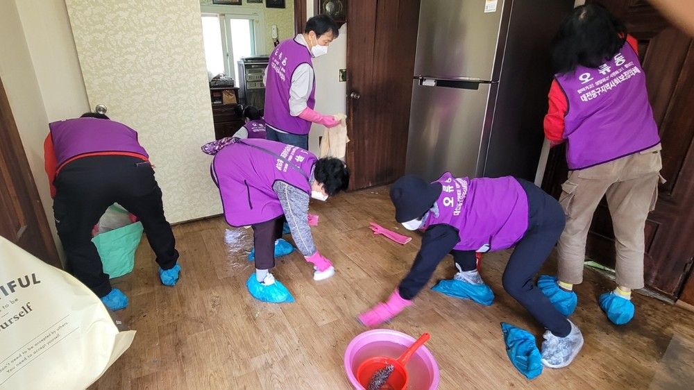 오류동 지역사회보장협의체, 봄맞이 ‘사랑의 집청소’ 실시
