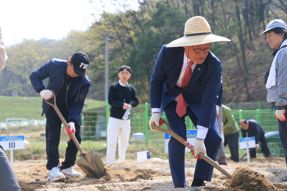 혼자가 아닌 함께하는 행복한 수성구, ‘심는 즐거움, 거두는 기쁨’ 합동 씨뿌리기 행사 개최
