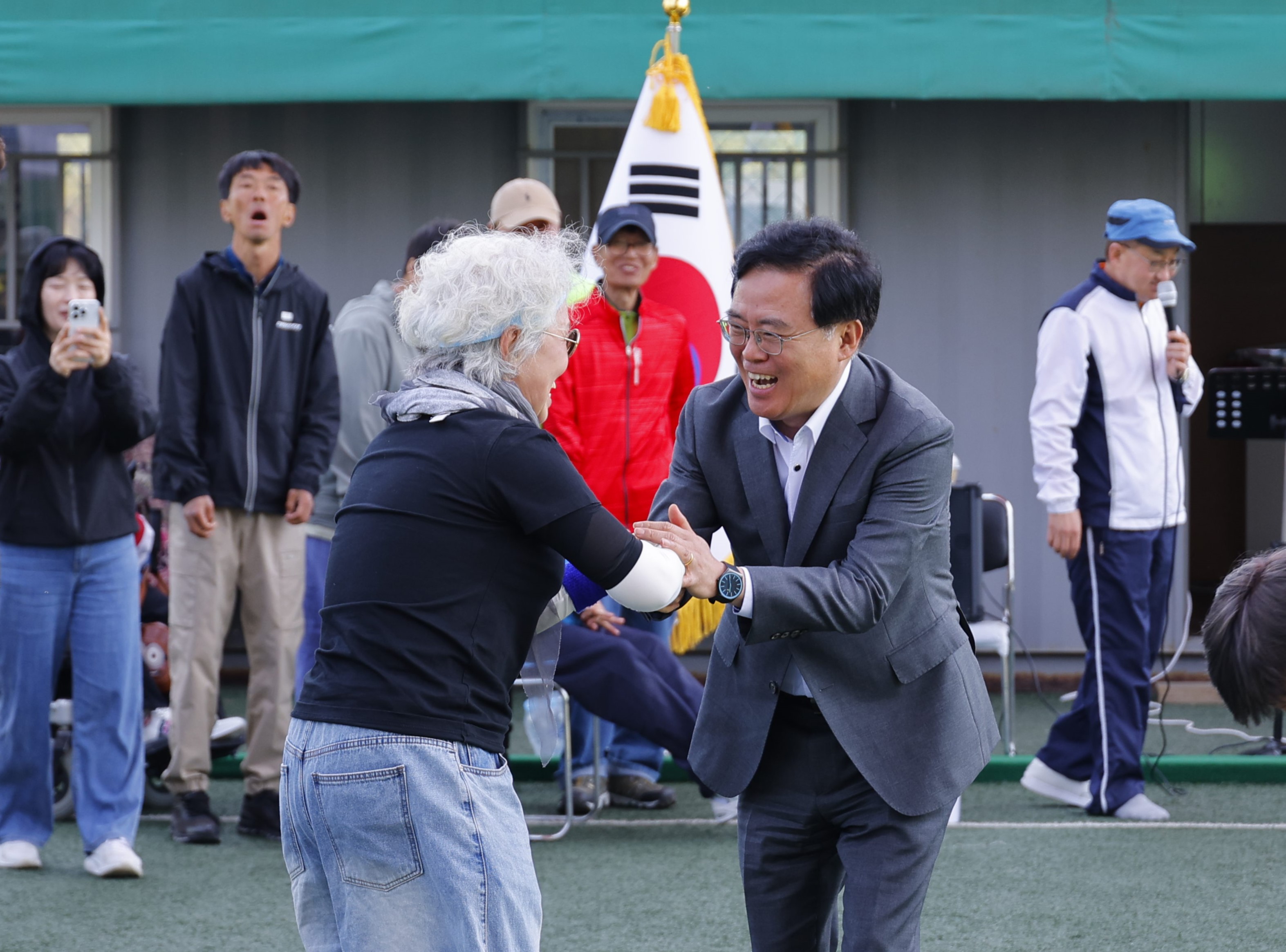 주말 행사장 찾은 진교훈 강서구청장