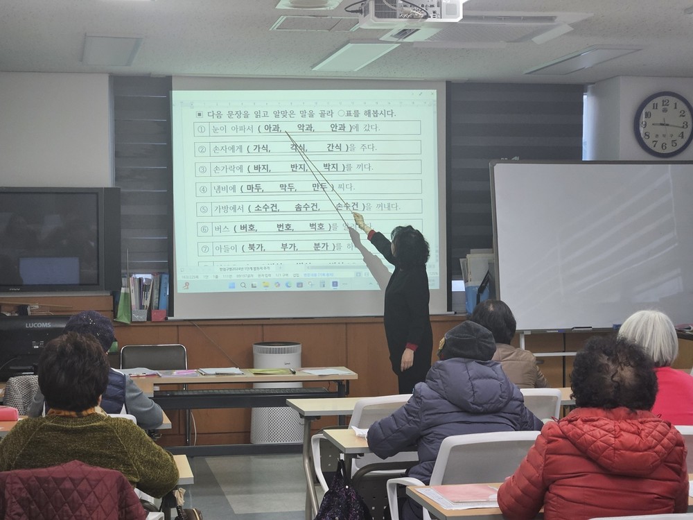 글자 하나로 변화하는 삶, 관악구 문해교육으로 배움의 꿈 이룬다