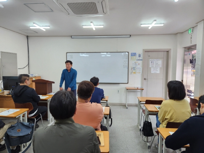 파주시, 중장년층 대상 지게차 운전 기능사 교육 운영