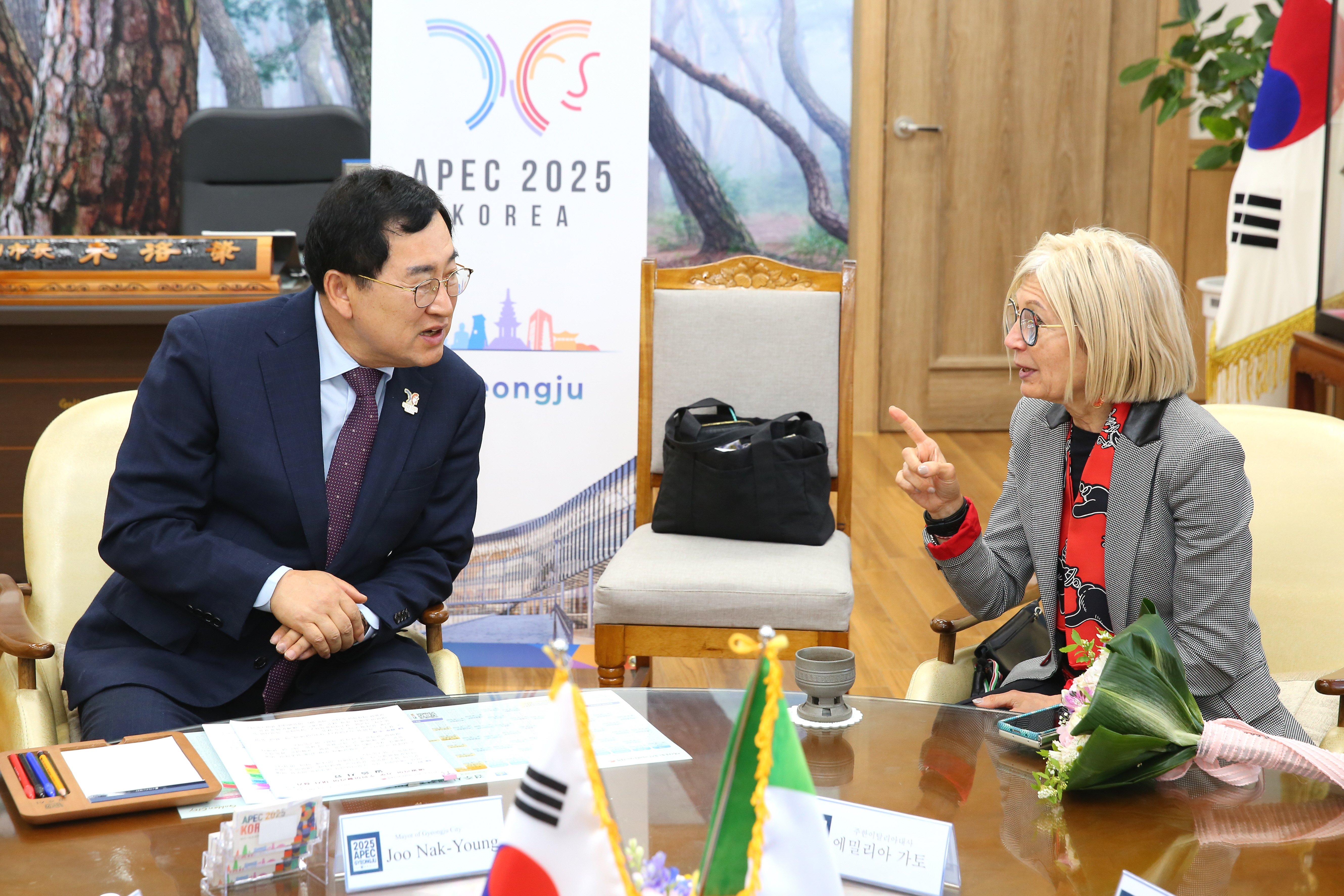 경주시, APEC 앞두고 글로벌 외교 강화…주한 이탈리아대사 접견