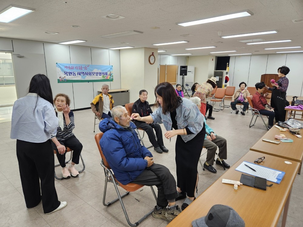 유달산맥, 목원동 취약계층 어르신 장수사진 촬영