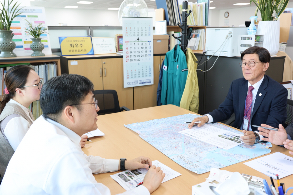 정종복 기장군수, 기재부 찾아 ‘도시철도 정관선 예타 통과’ 촉구