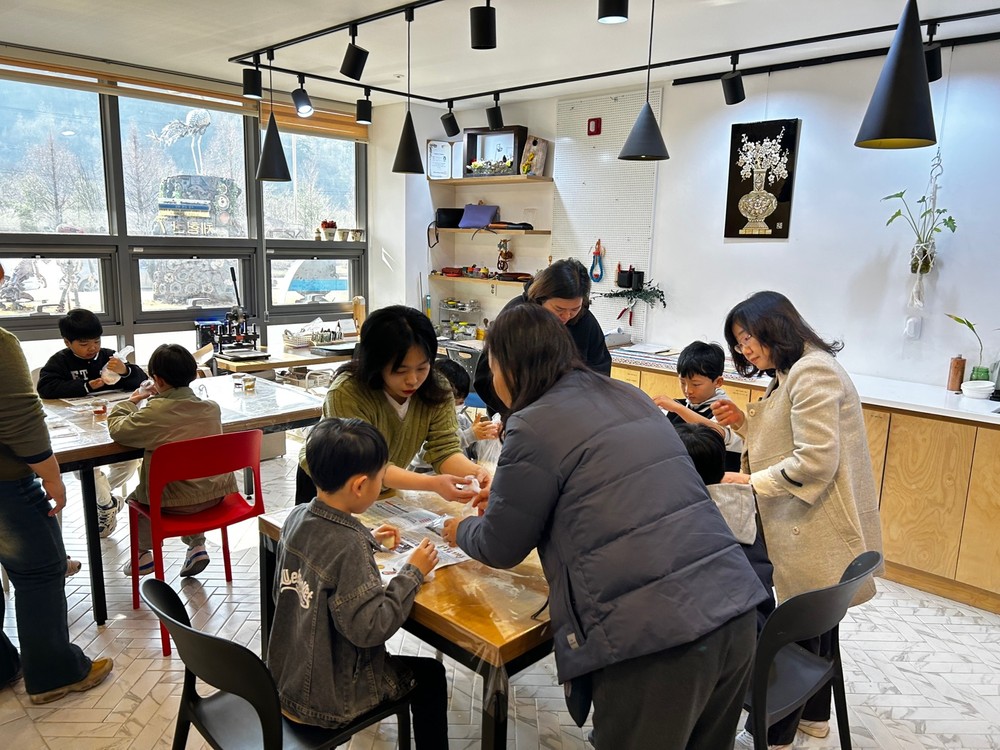 음성군품바재생예술체험촌, 마을과 함께하는 리사이클 공예수업 진행