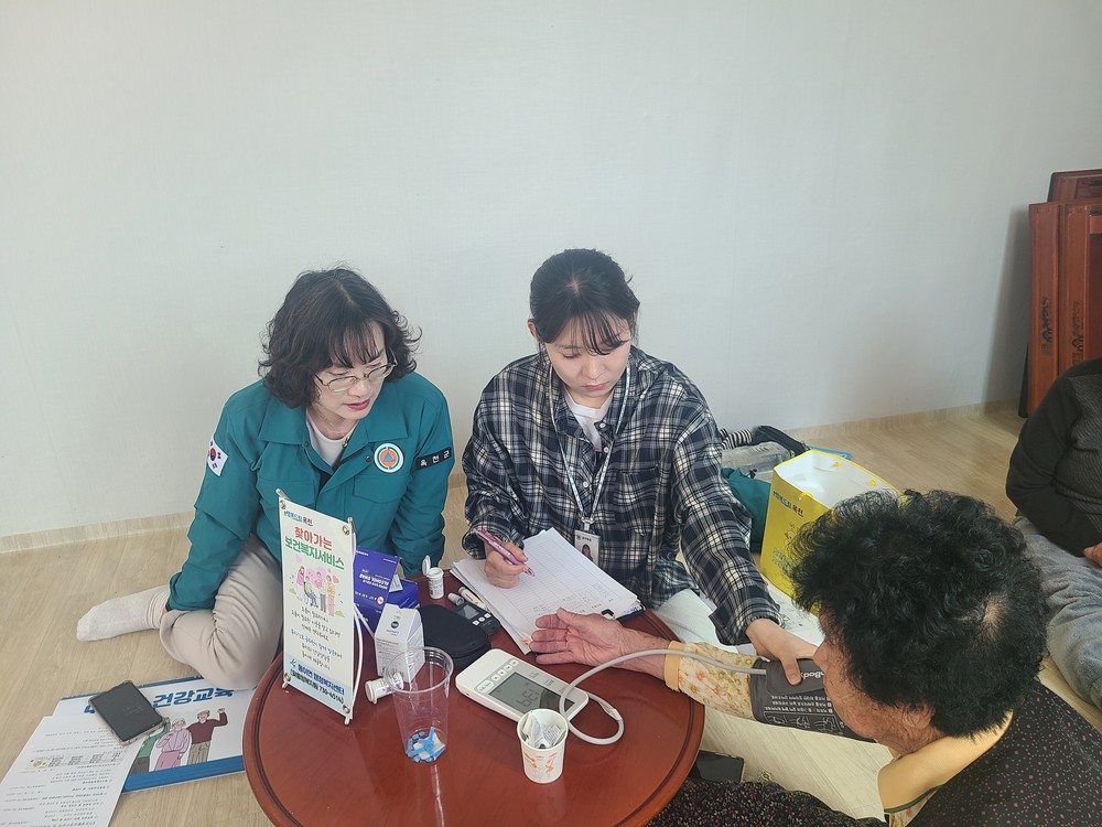 충북 옥천군 동이면 찾아가는 보건·복지 상담실 운영