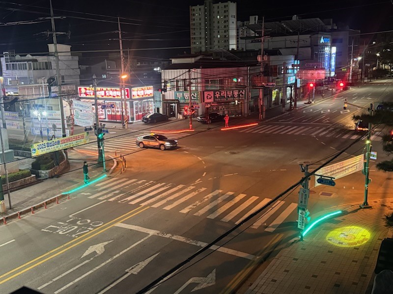 음성군, 음성읍 스마트횡단보도 조성 완료...‘보행안전 강화’