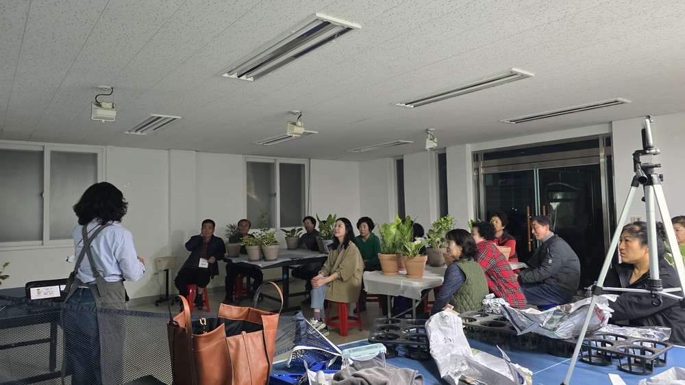 부여군 충화면 기초생활거점 사업 문화프로그램, 주민들 관심 폭발 -바리스타, 원예 교실, 디스코 장구 등 3개 프로그램 운영-