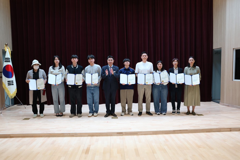 (재)계룡시애향장학회, 2025학년도 장학증서 수여식 개최