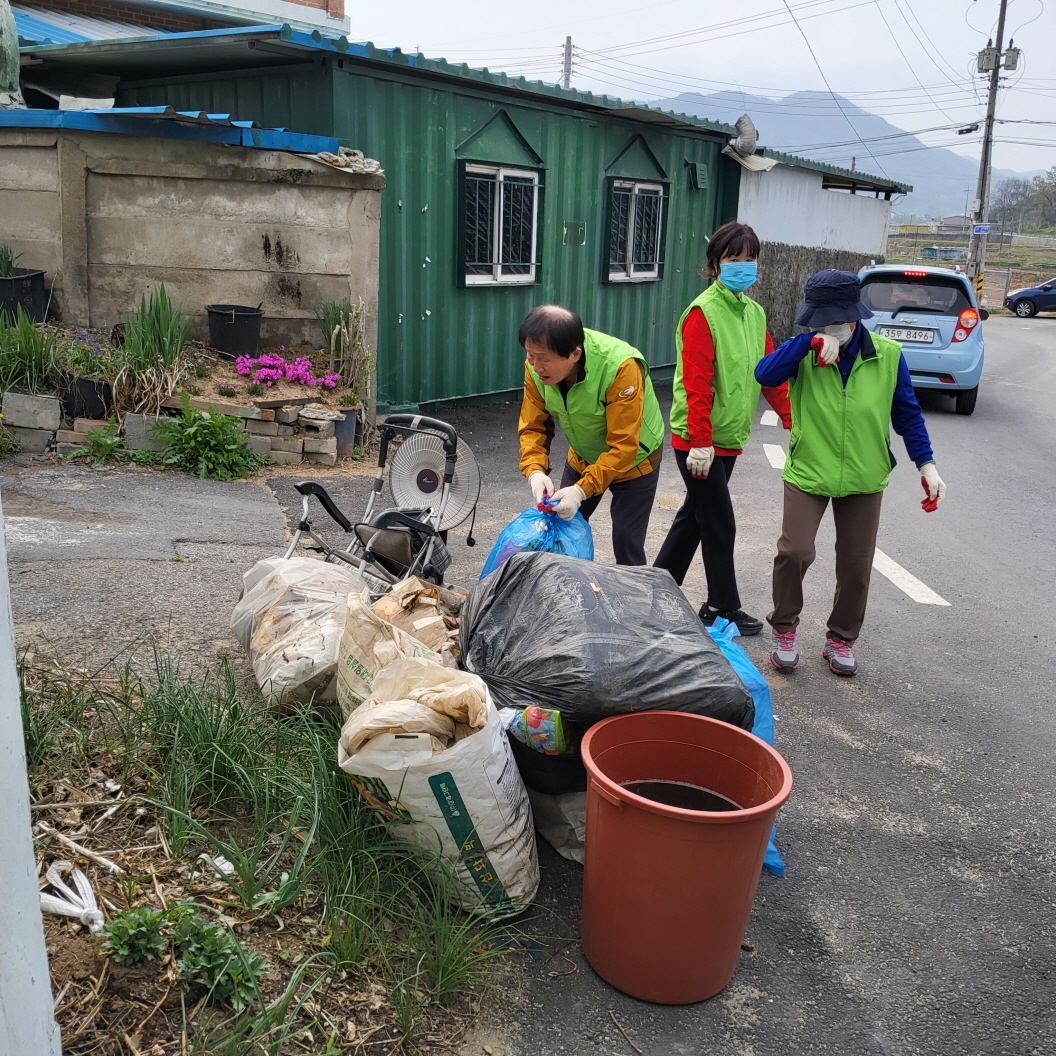 공주시 옥룡동 복지봉사단, 주거환경 개선 봉사활동 펼쳐