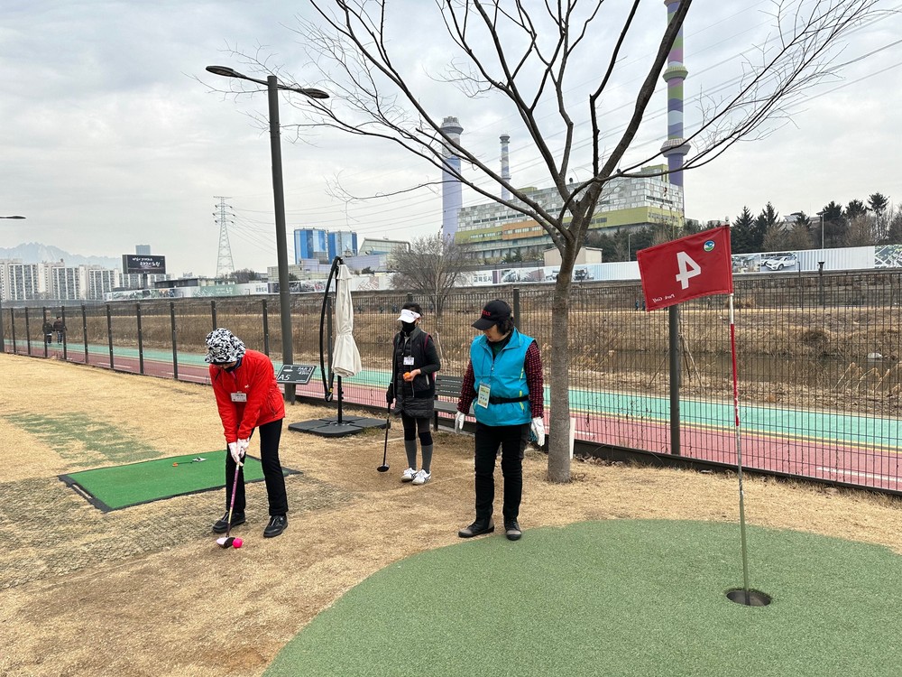 중랑천 물소리 들으면서 너도나도 ‘나이스 샷’, 노원, 중랑천 제1,2 파크골프장 개장